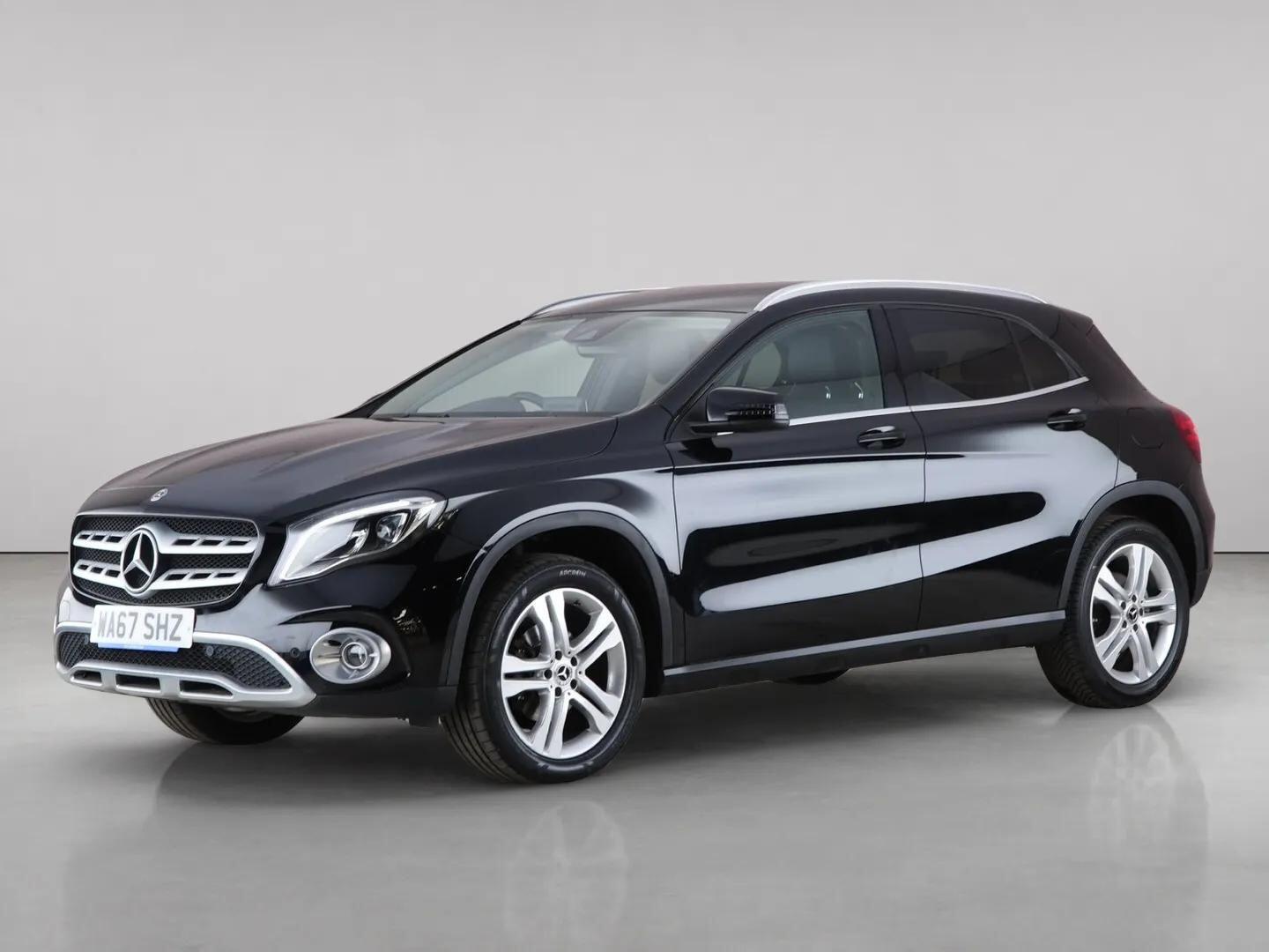Mercedes-Benz Gla view 2