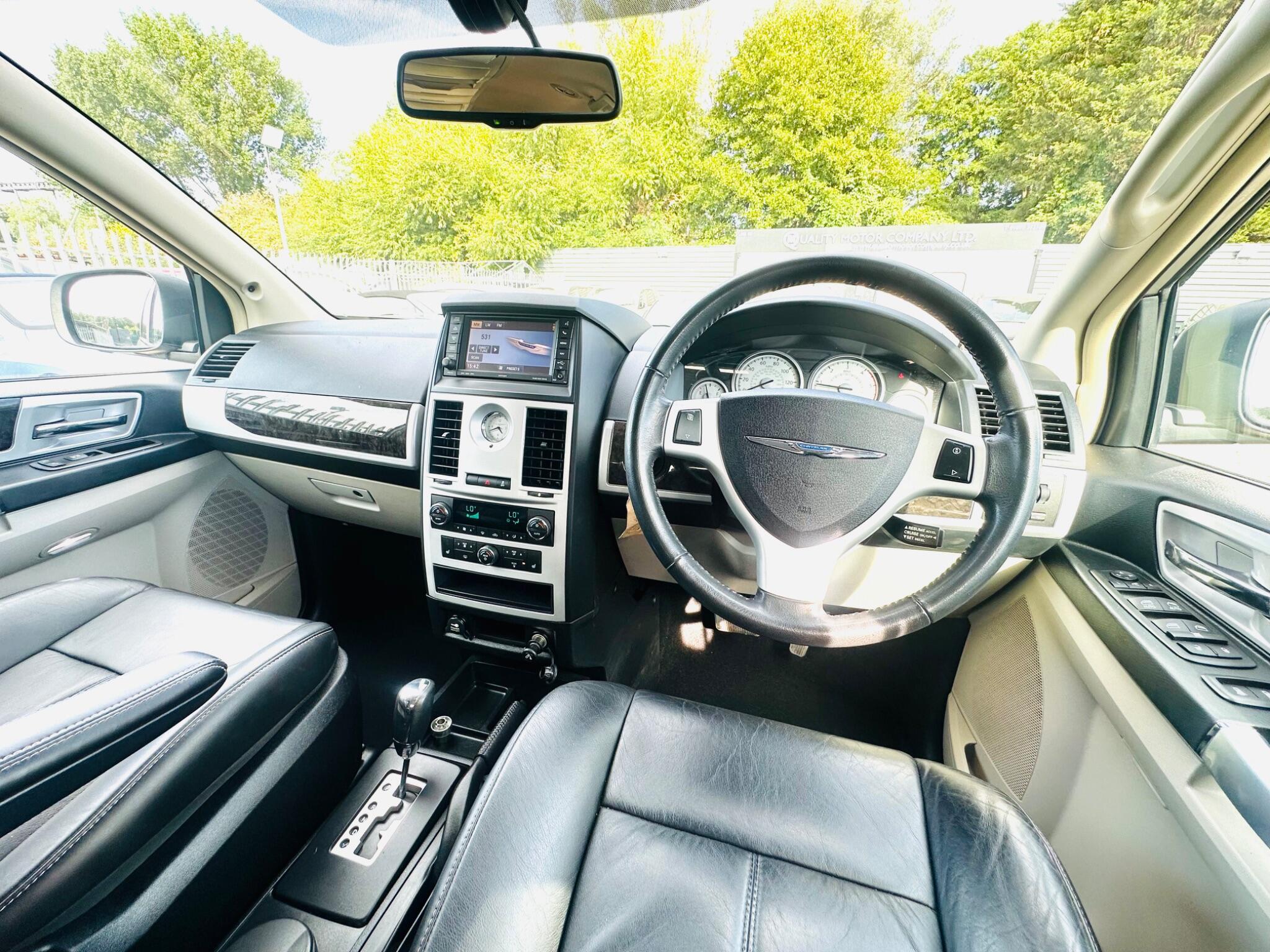Chrysler Grand Voyager view 3