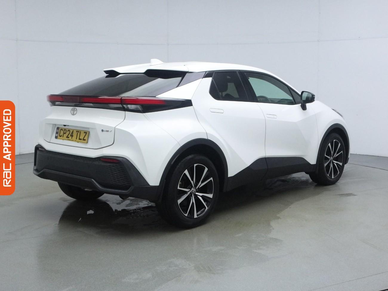 Toyota C-HR view 29