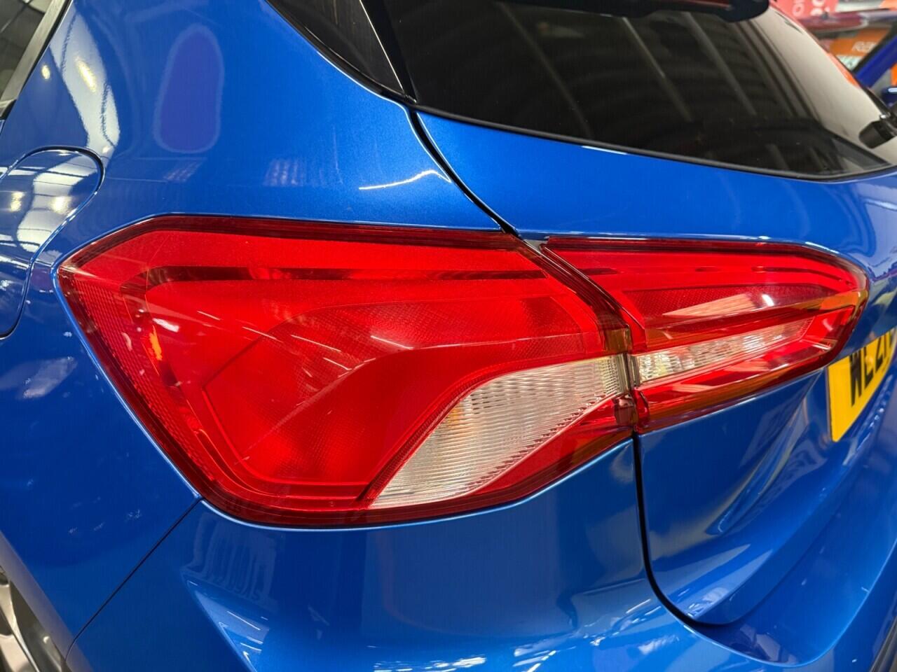 Ford Focus view 36