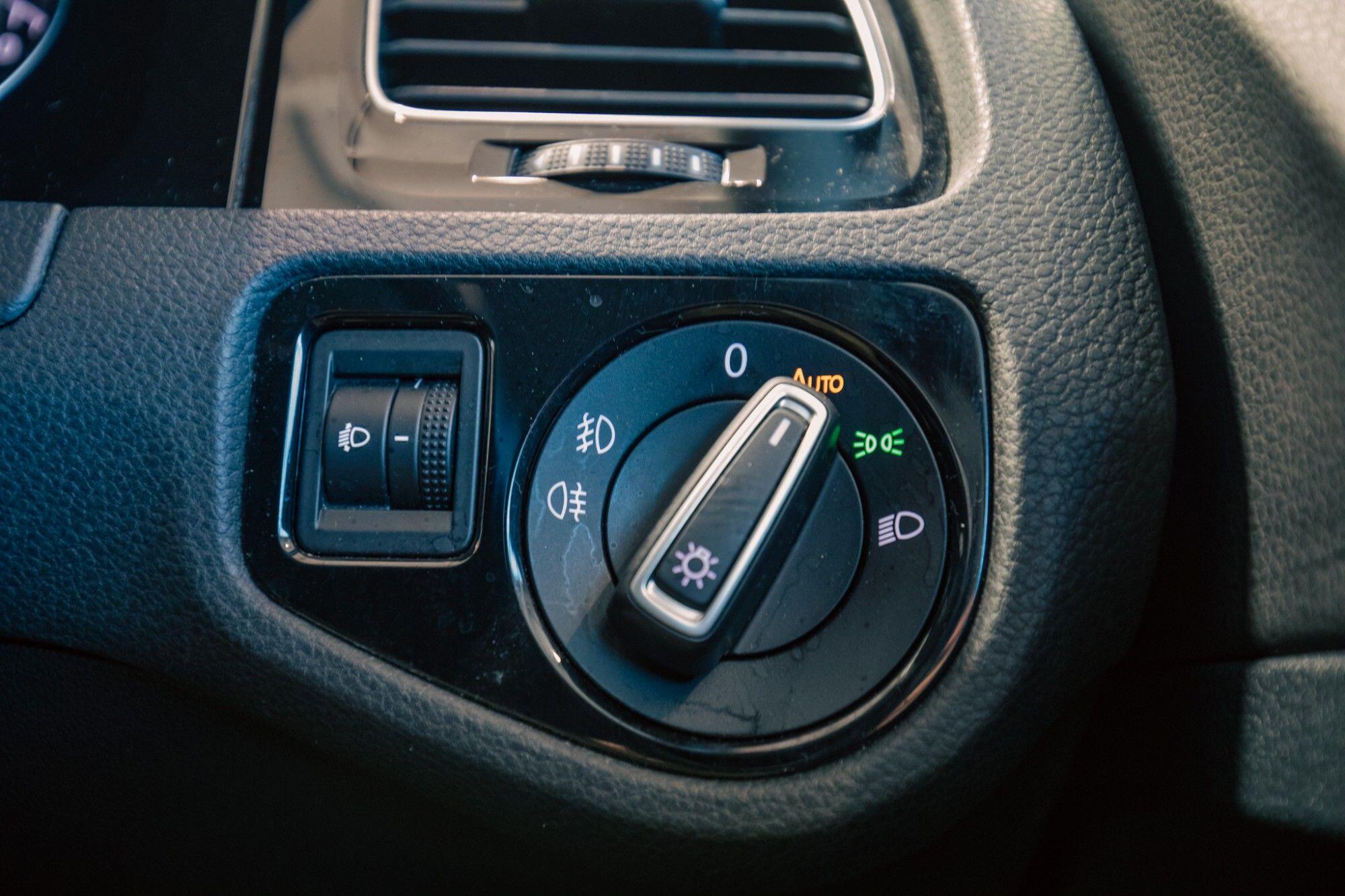 Volkswagen Golf view 22