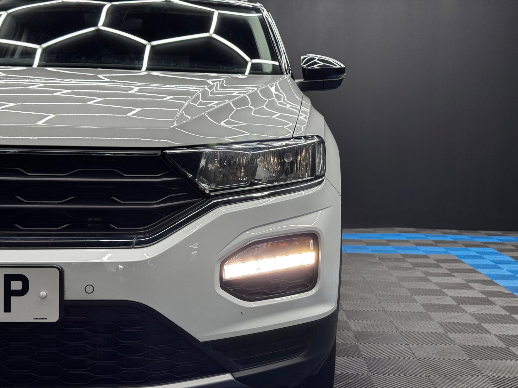 Volkswagen T-Roc view 43