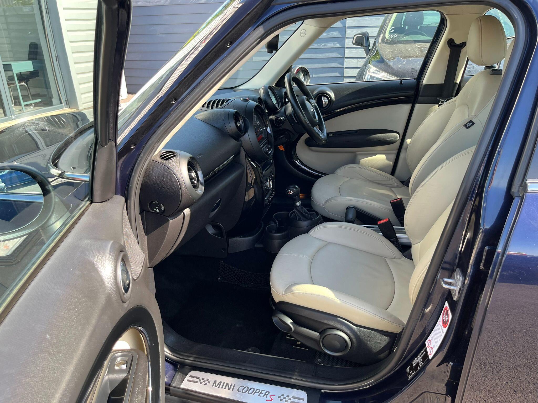 Mini Countryman view 23