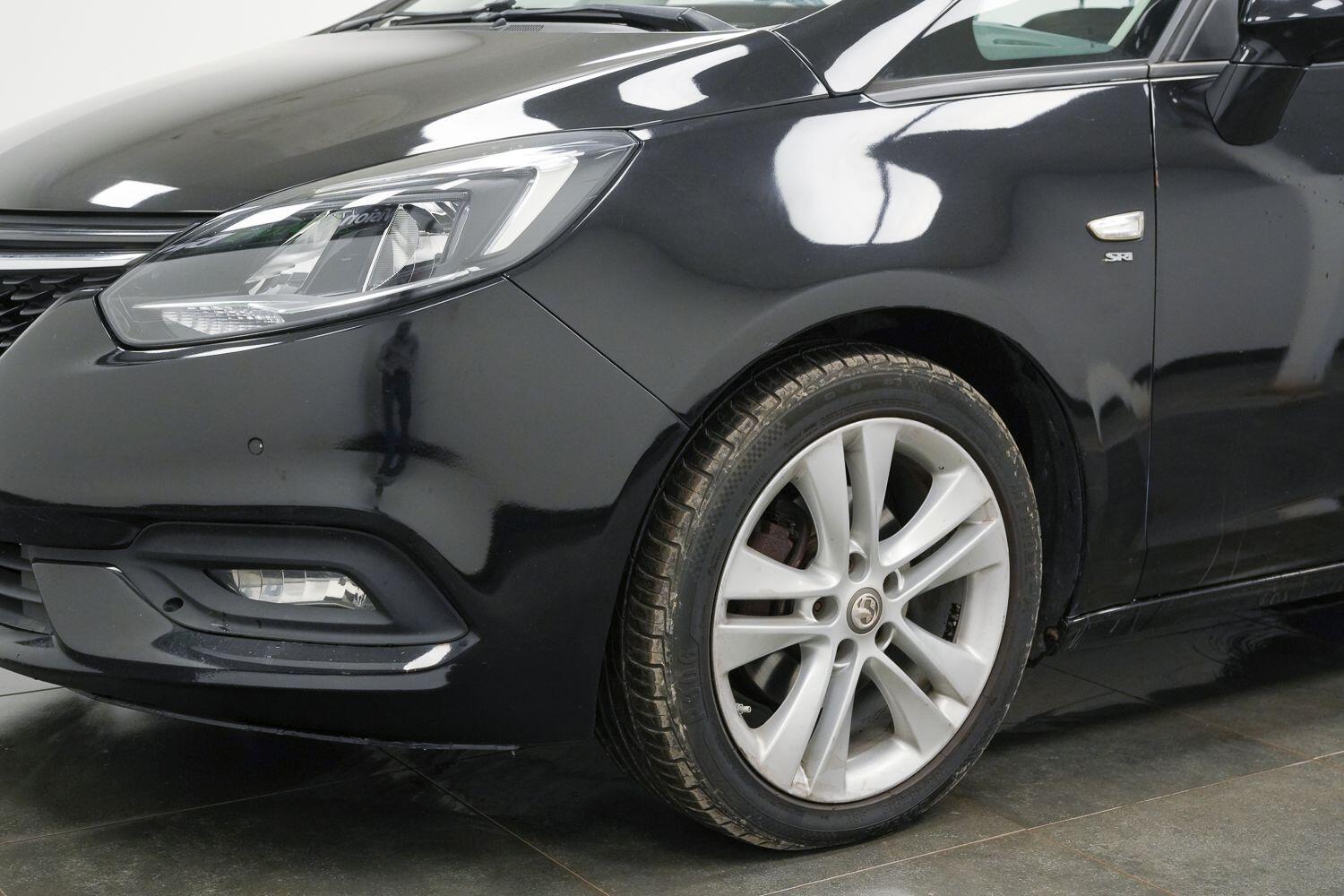 Vauxhall Zafira Tourer view 6