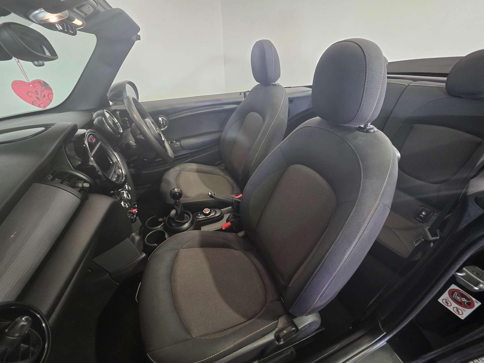 Mini Convertible view 53