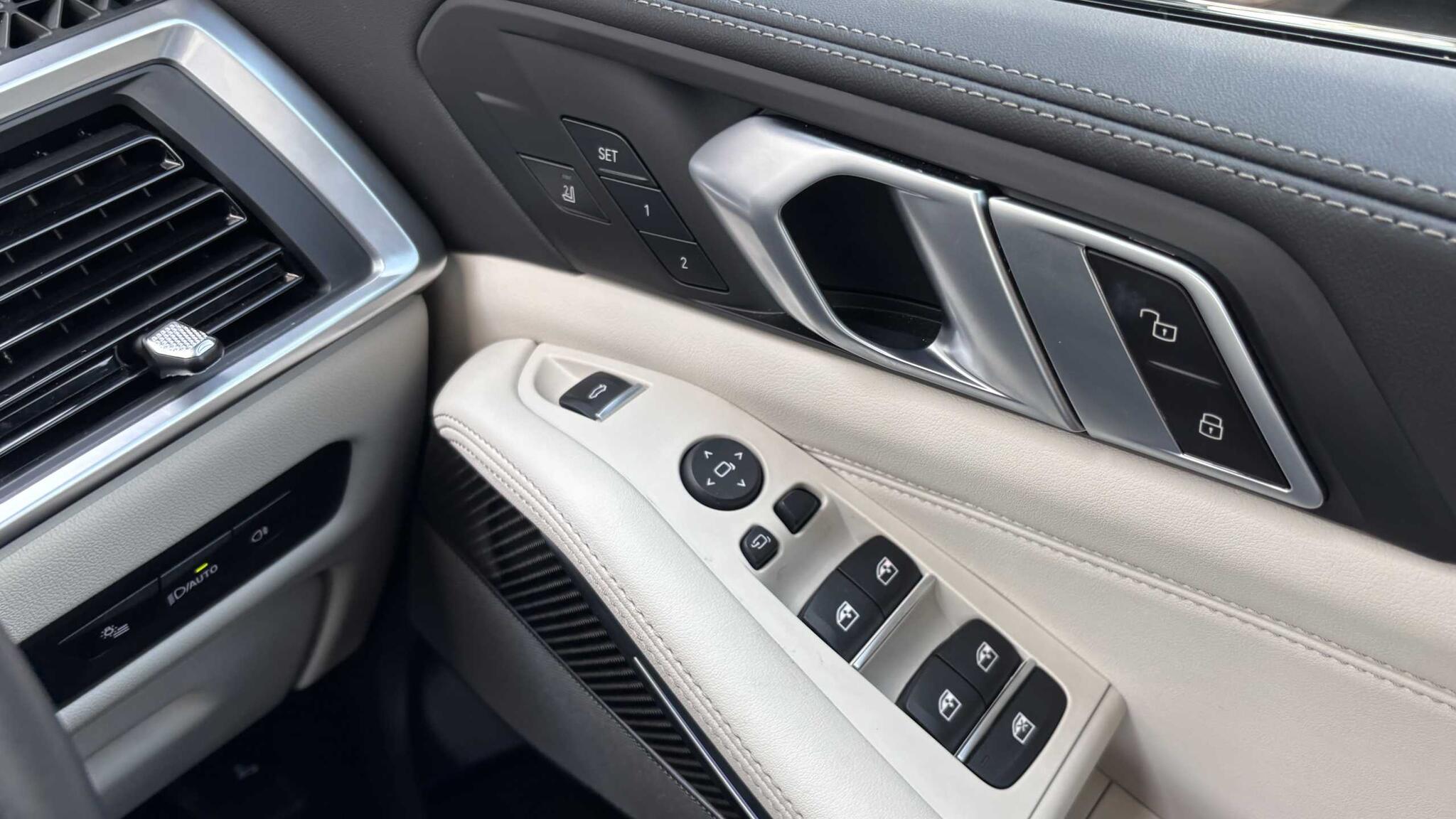 BMW X5 view 33