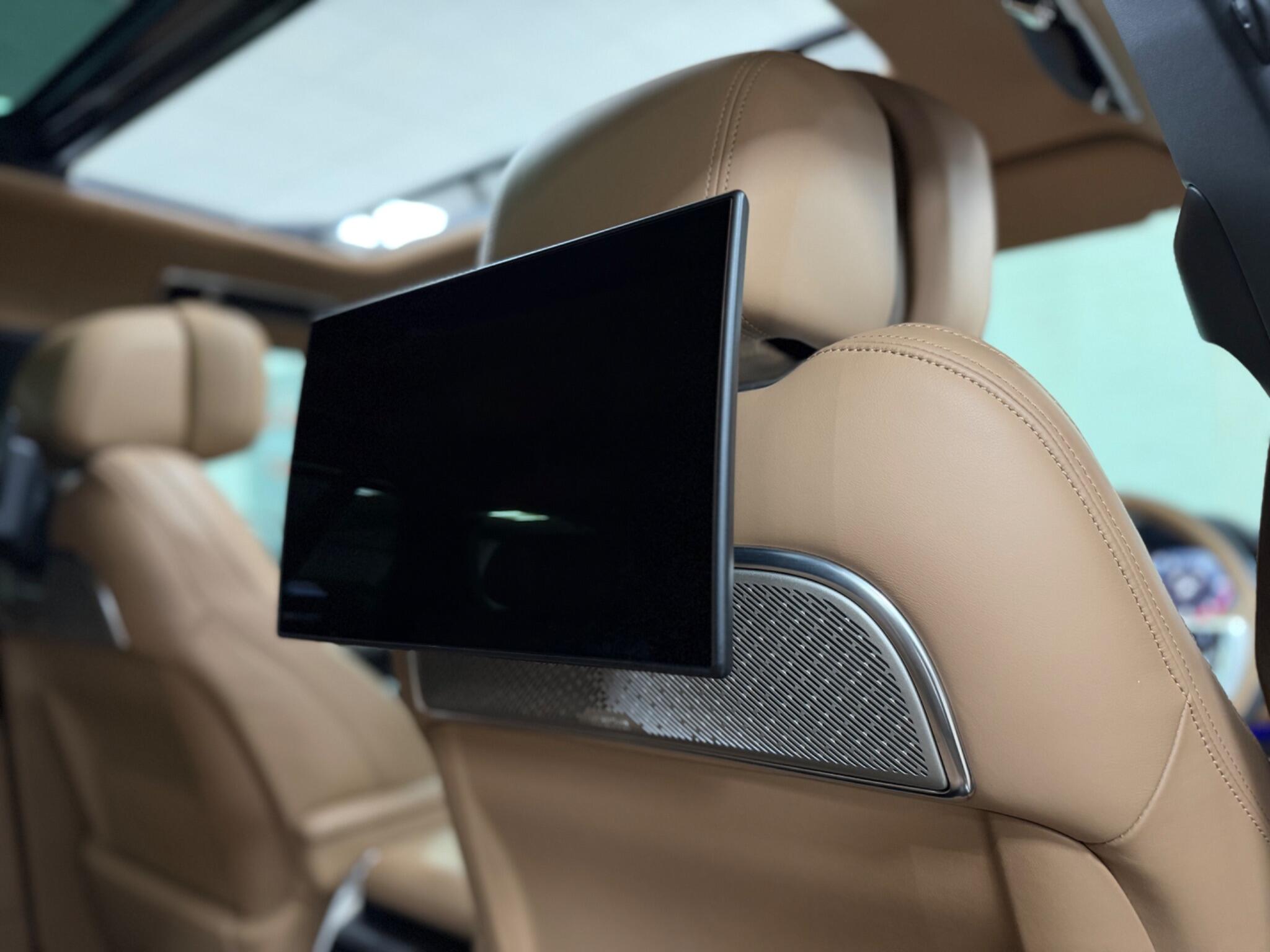 Land Rover Range Rover view 17