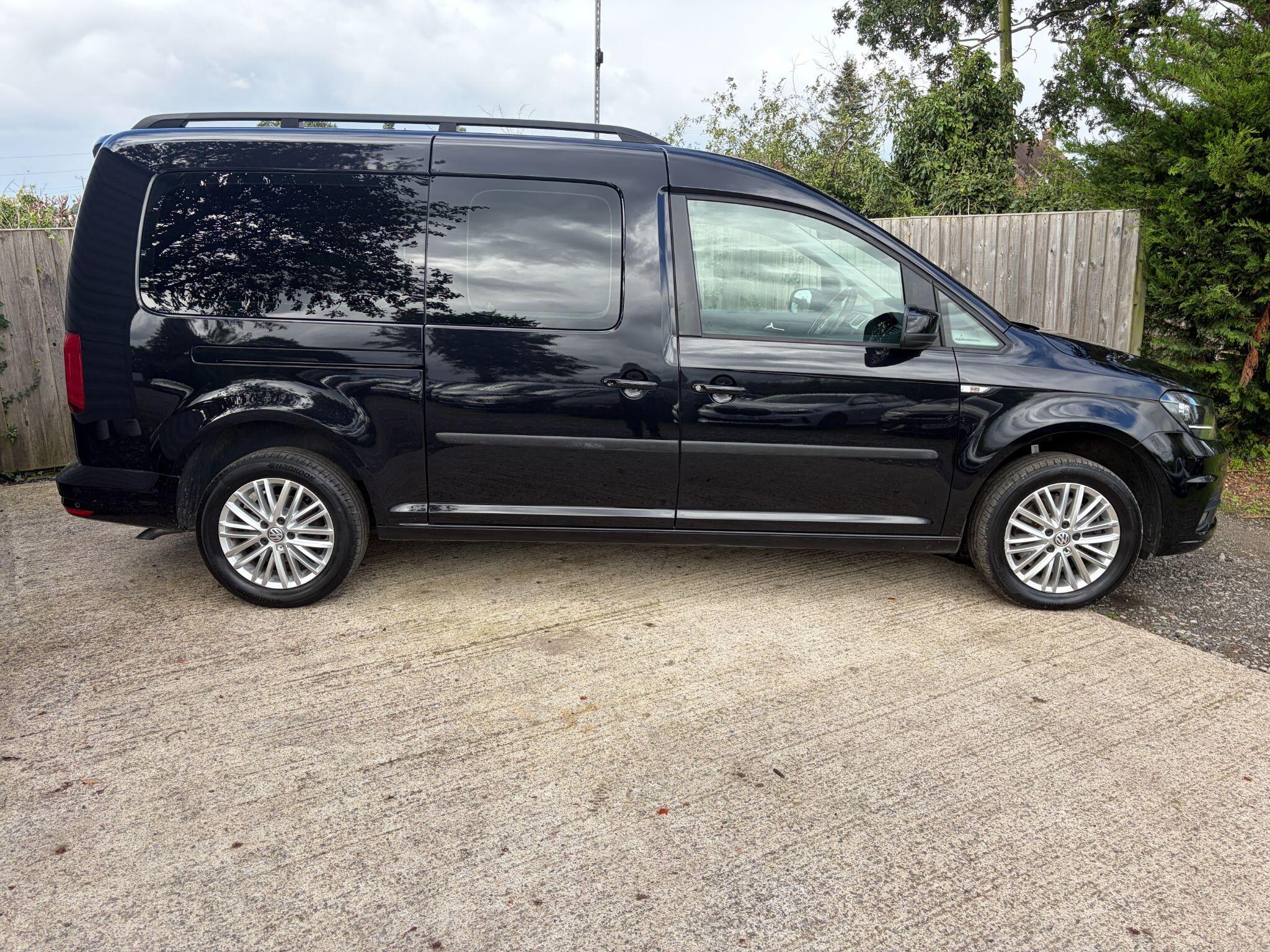 Volkswagen Caddy Maxi Life view 7