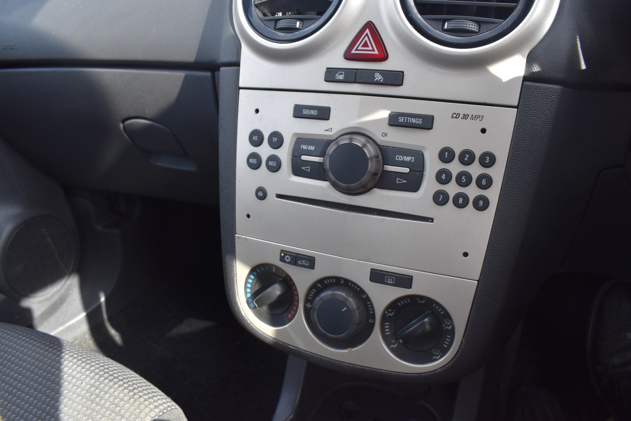Corsa - 1.2i 16v Active 5dr - Image 19