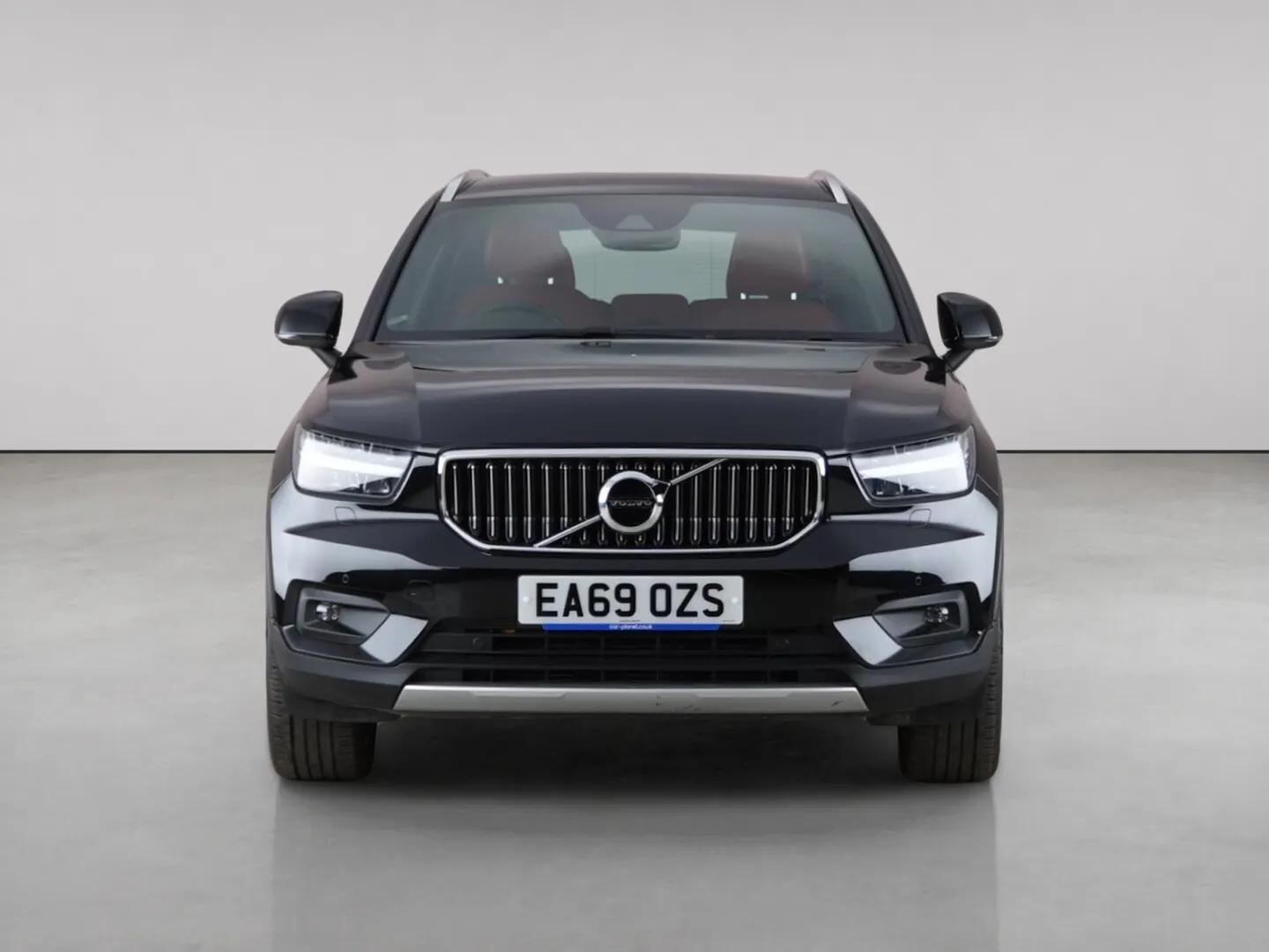 Volvo XC40 view 5