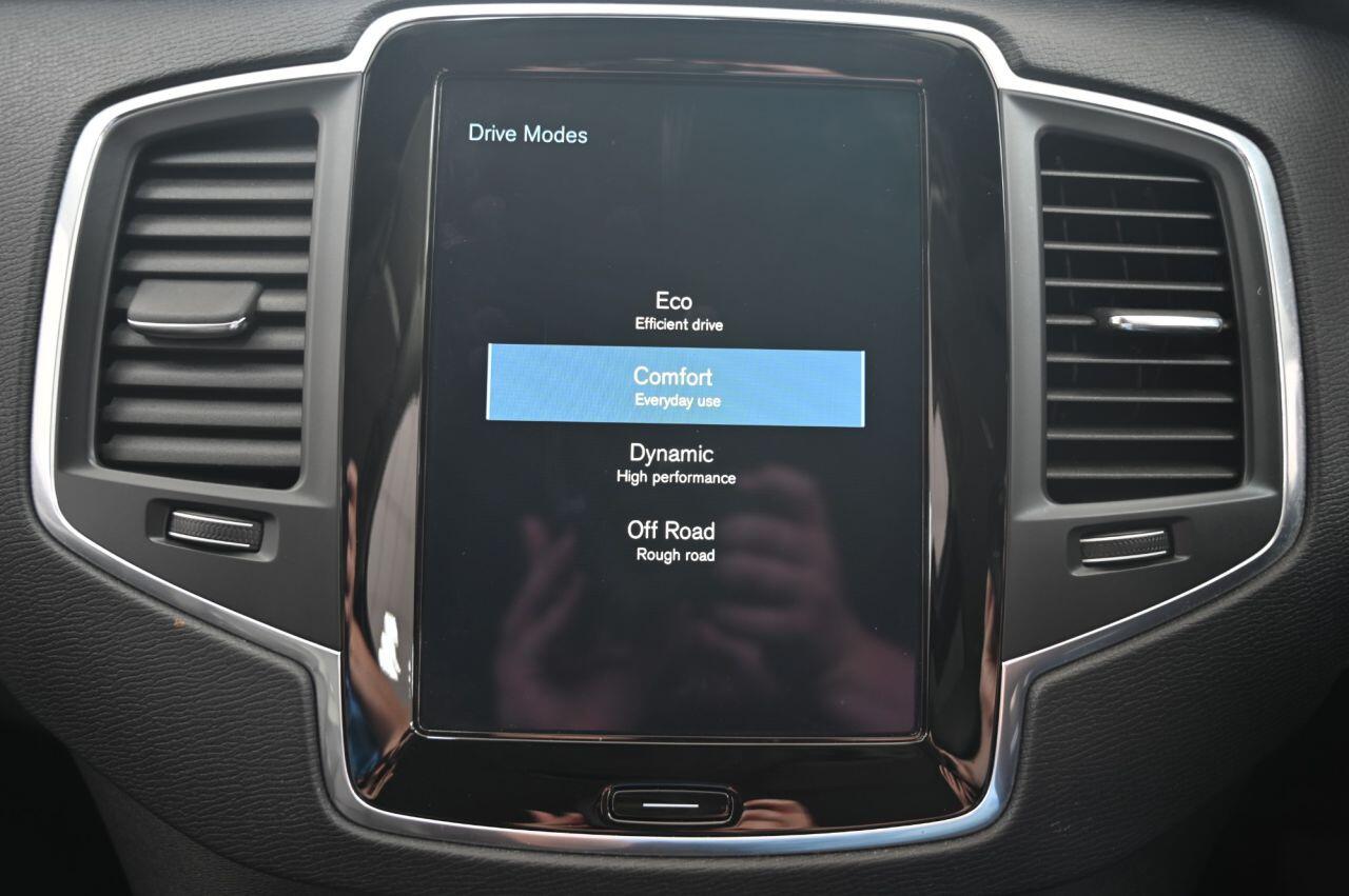 Volvo XC90 view 23
