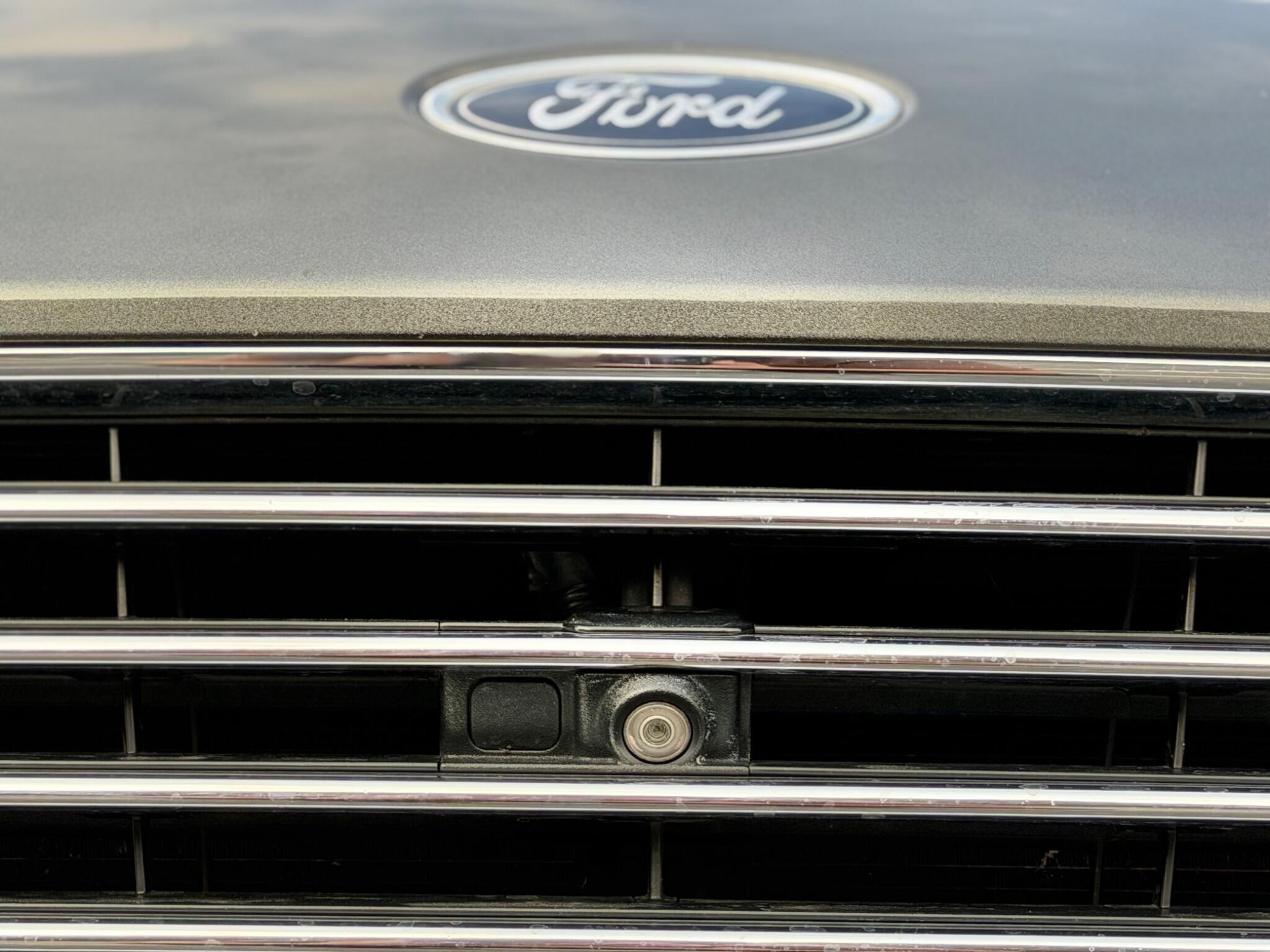 Ford Galaxy view 50