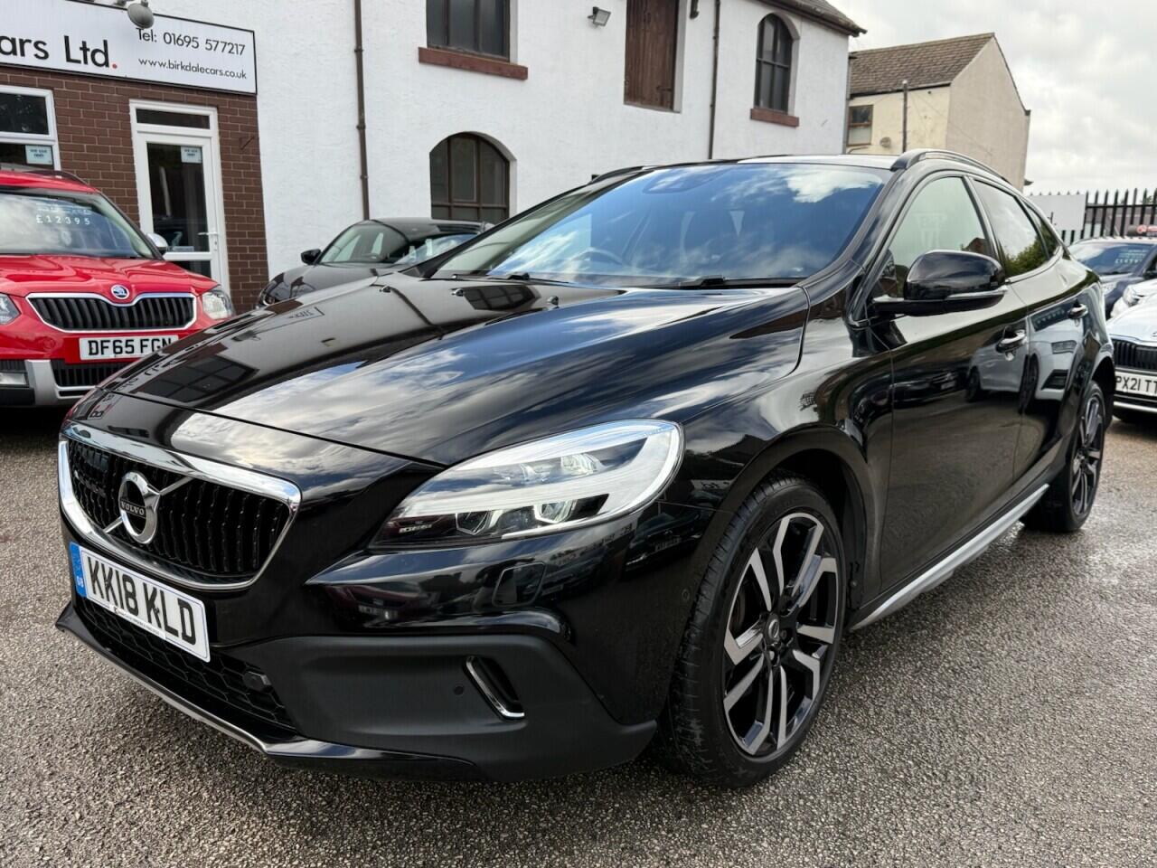 Volvo V40 Cross Country view 3