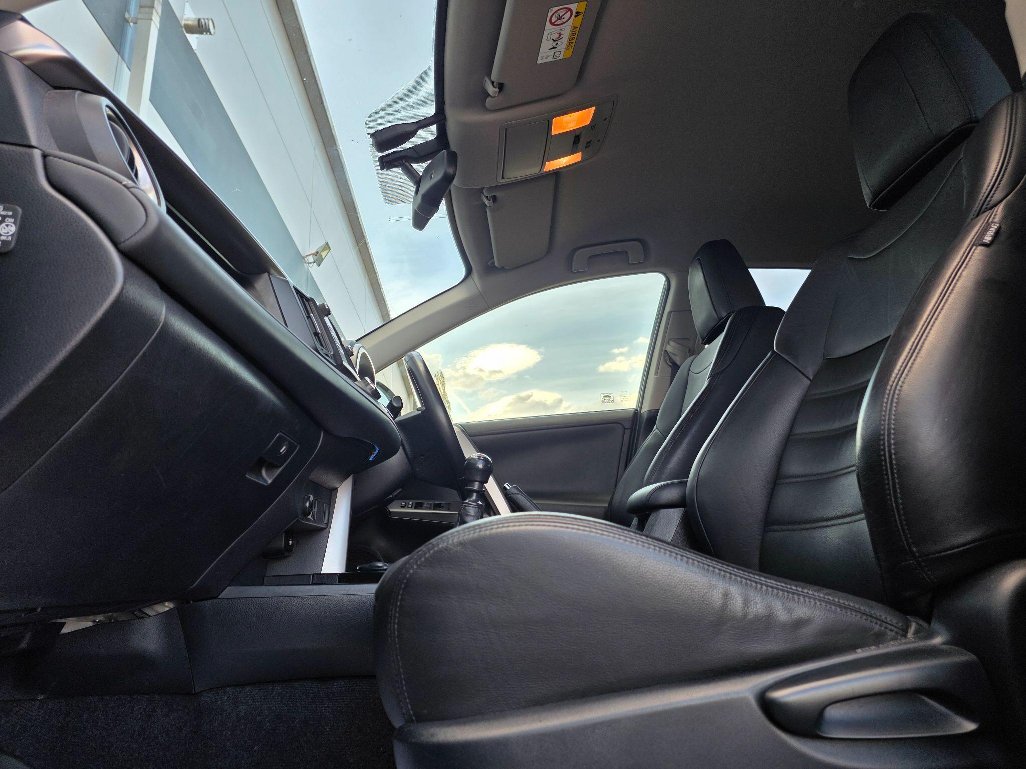 Toyota Rav4 view 11