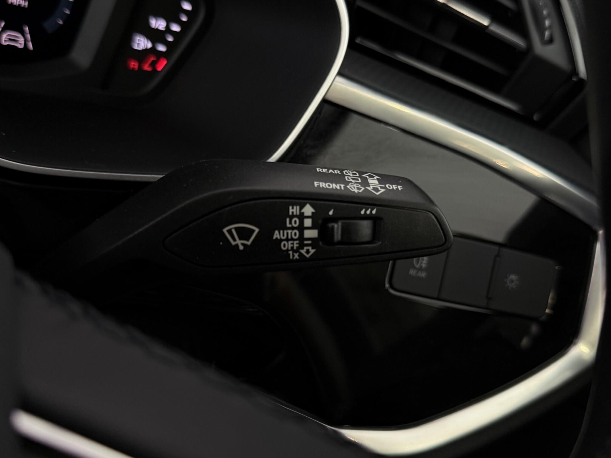 Audi Q3 view 17