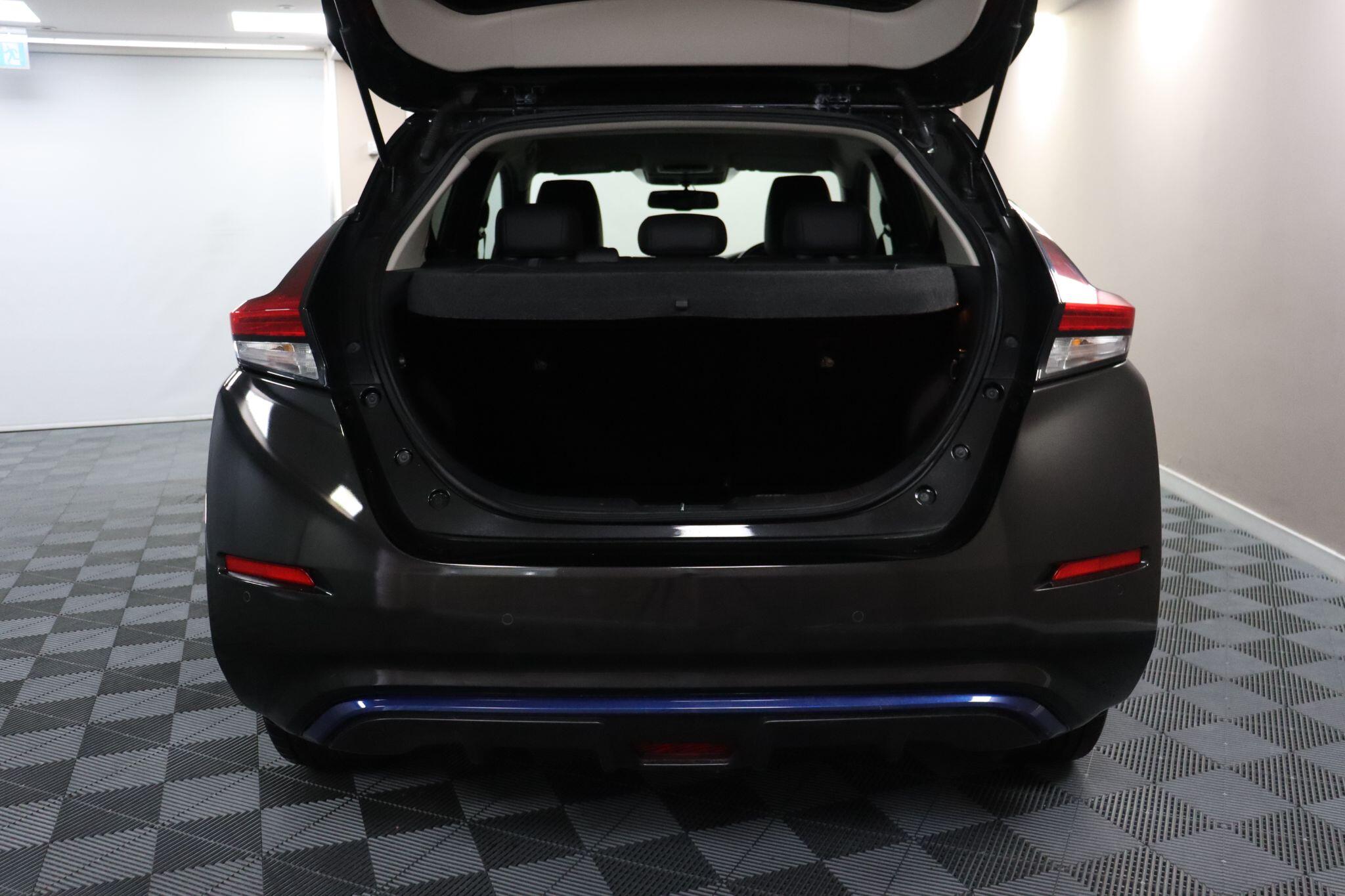 Nissan Leaf view 14