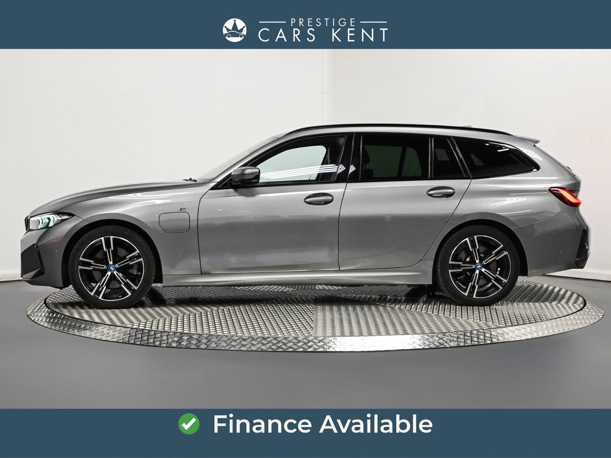 BMW 3 Series view 4