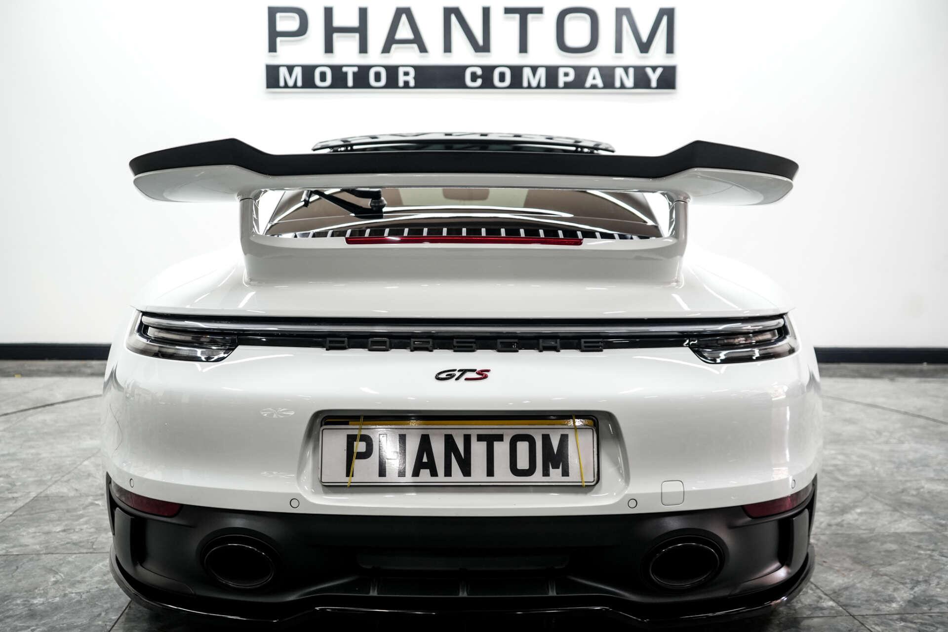 Porsche 911 view 14