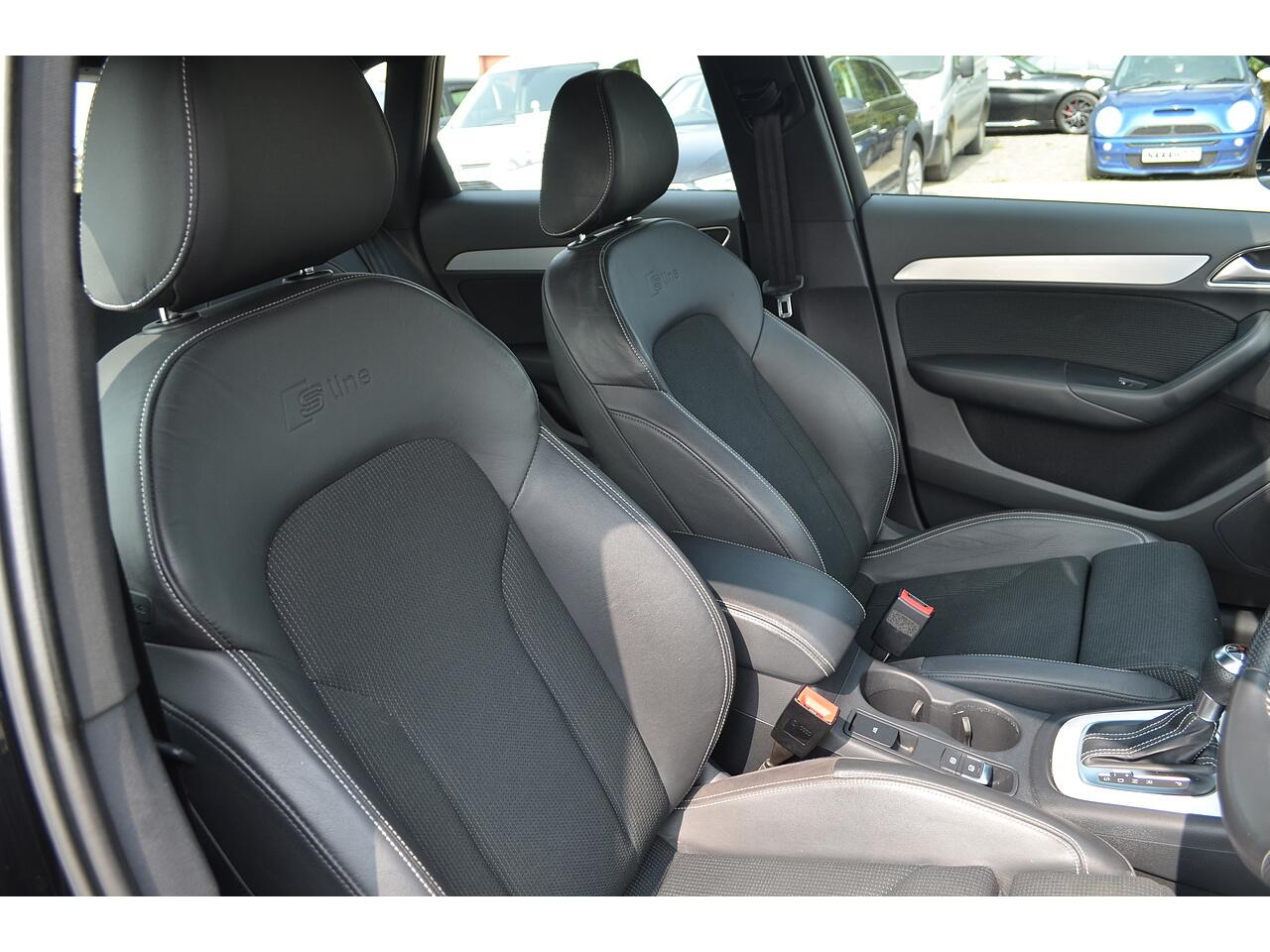 Audi Q3 view 34