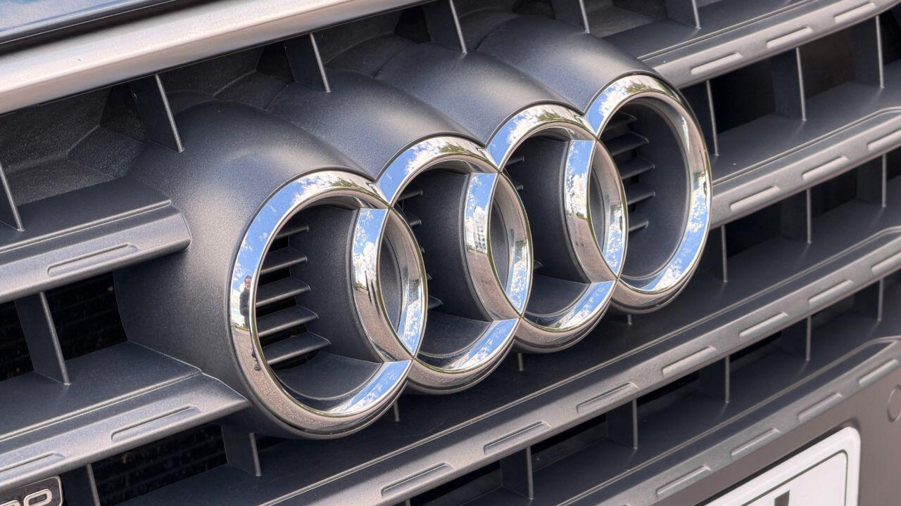 Audi Q3 view 42
