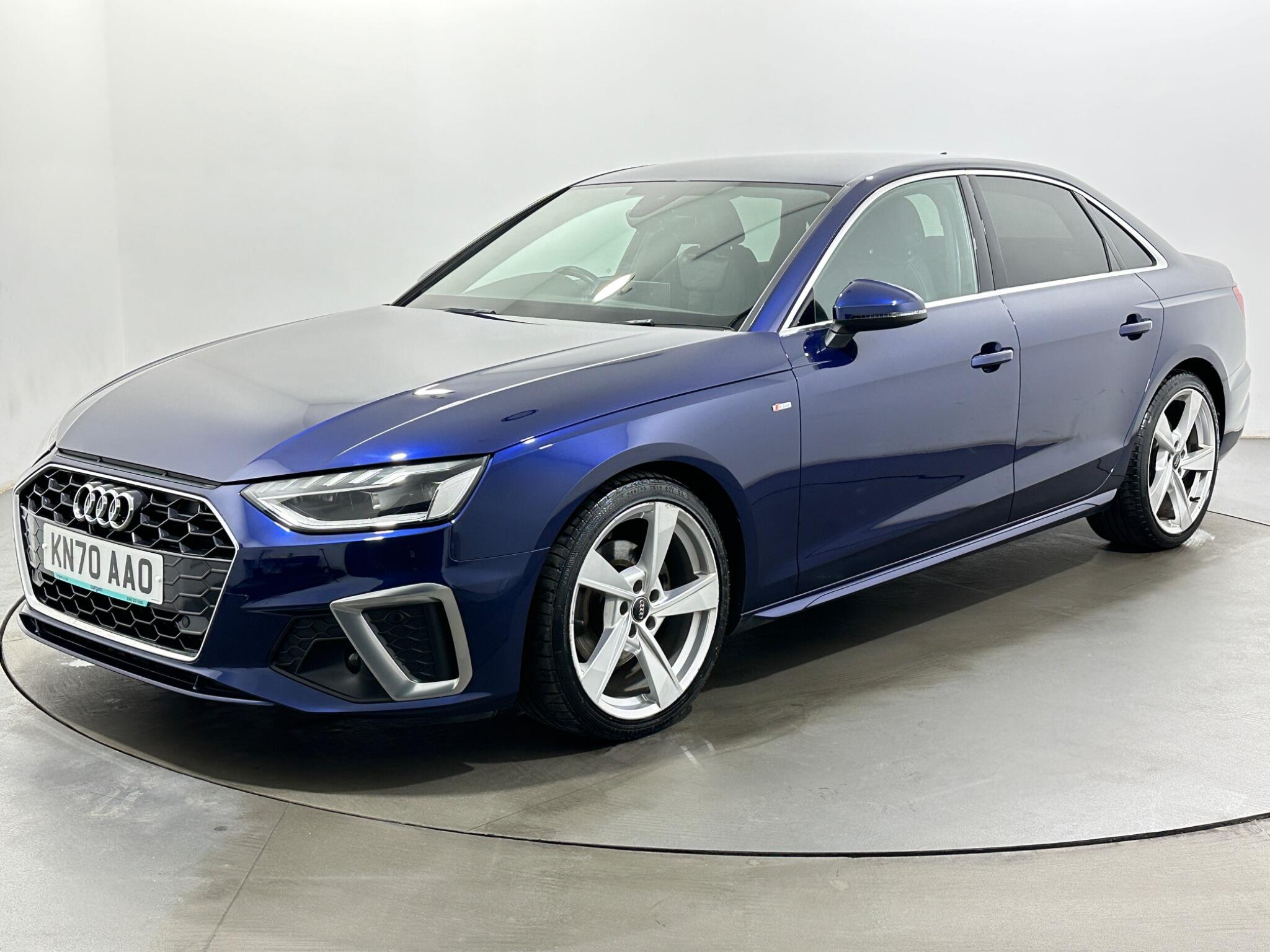 Audi A4 view 4