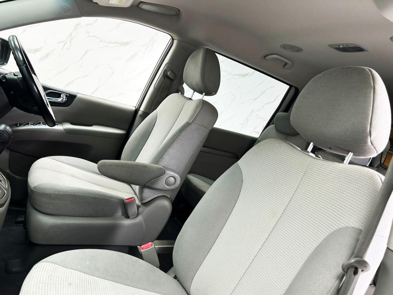 Kia Sedona view 22