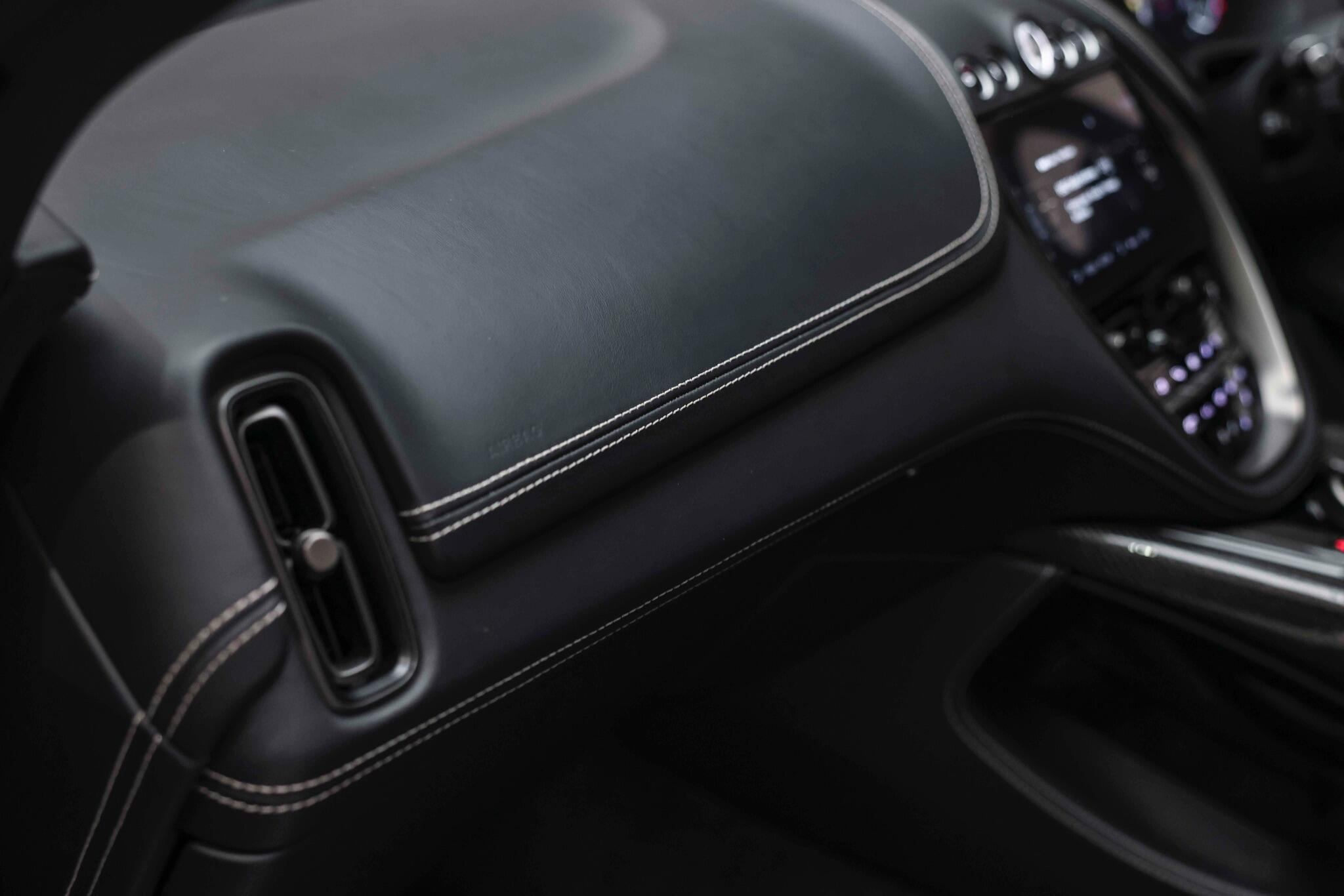 Aston Martin DBX view 44