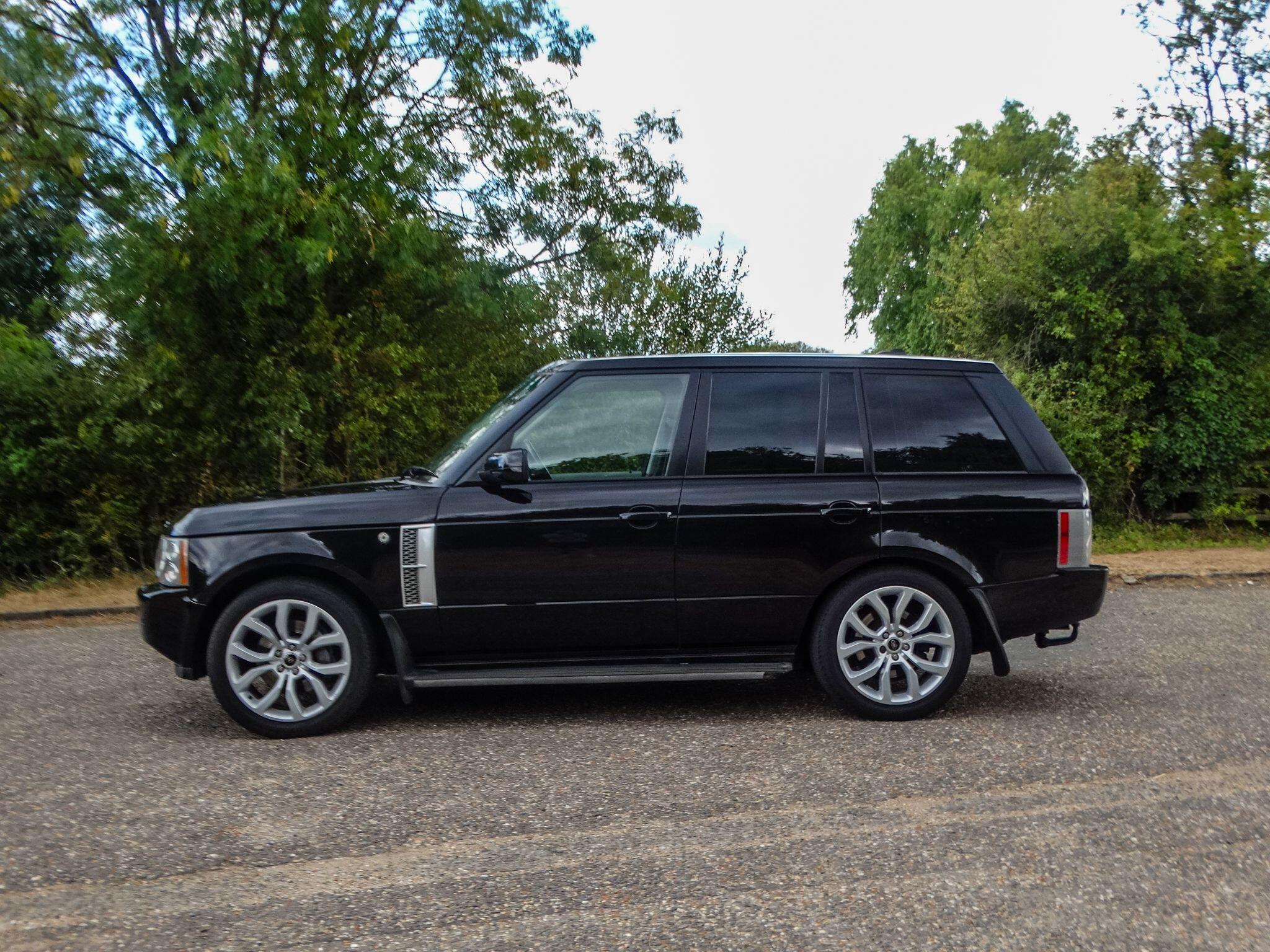 Land Rover Range Rover view 2