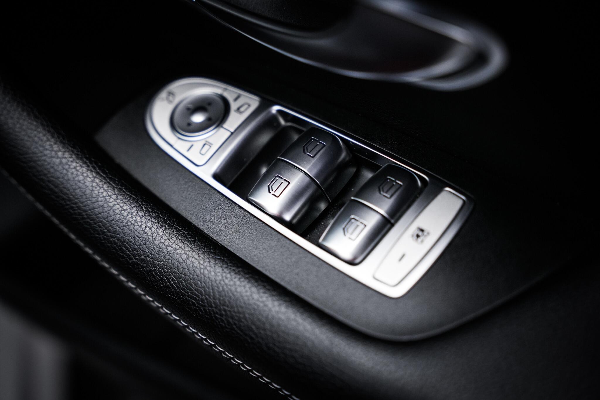 Mercedes-Benz E-Class view 55
