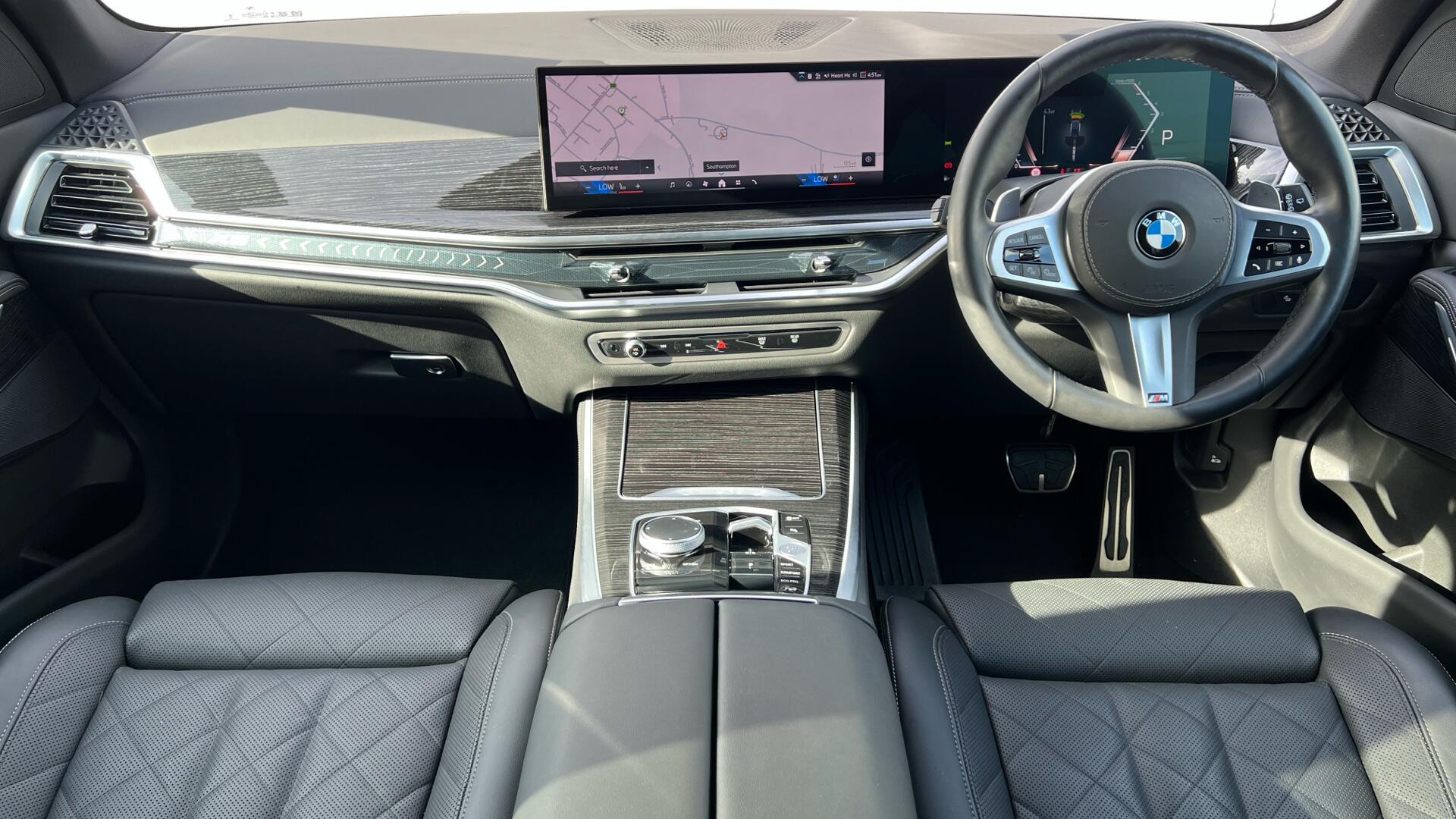 BMW X5 view 4