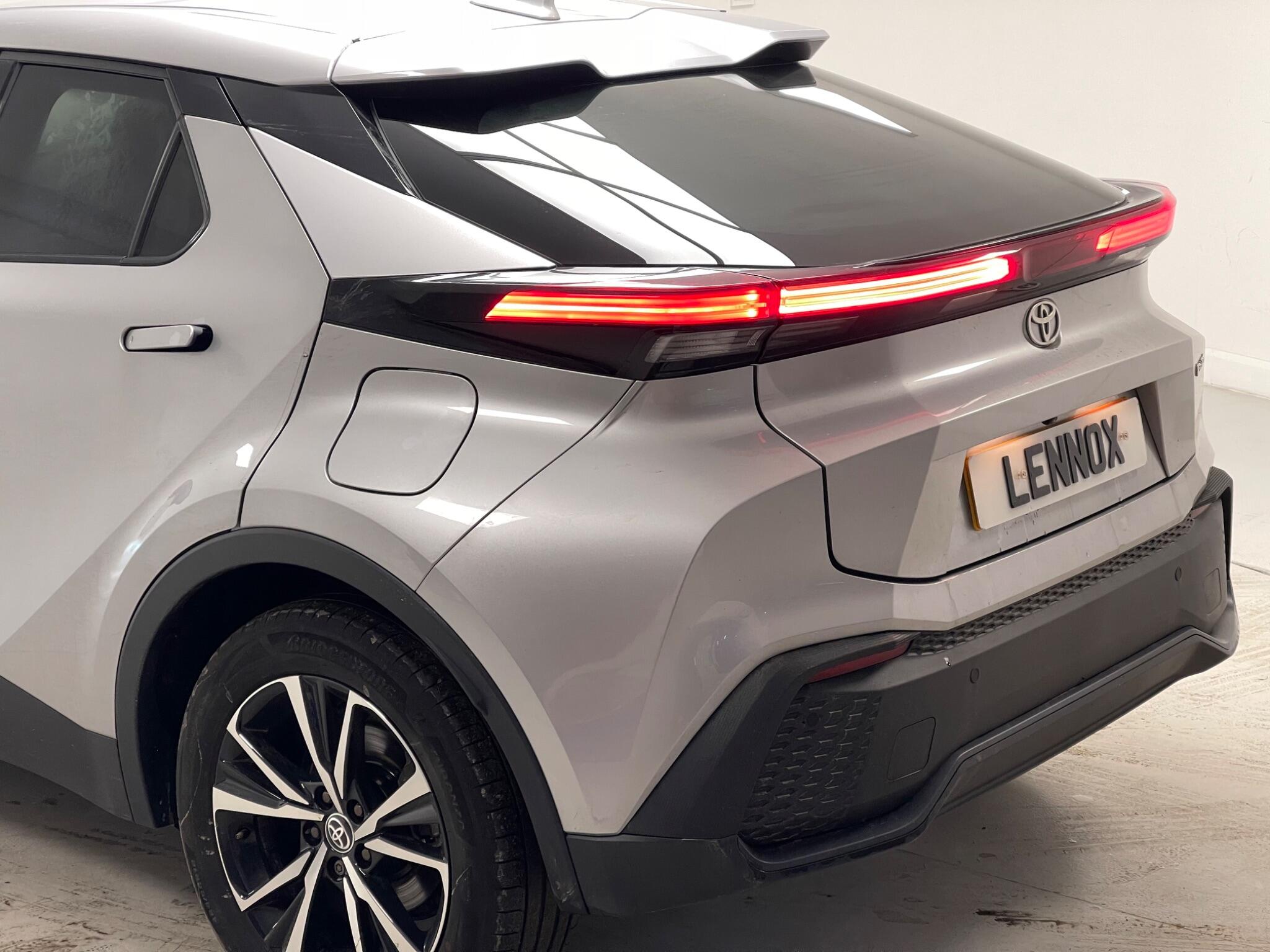 Toyota C-HR view 37