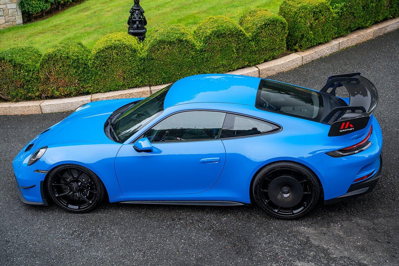 Porsche 911 view 100