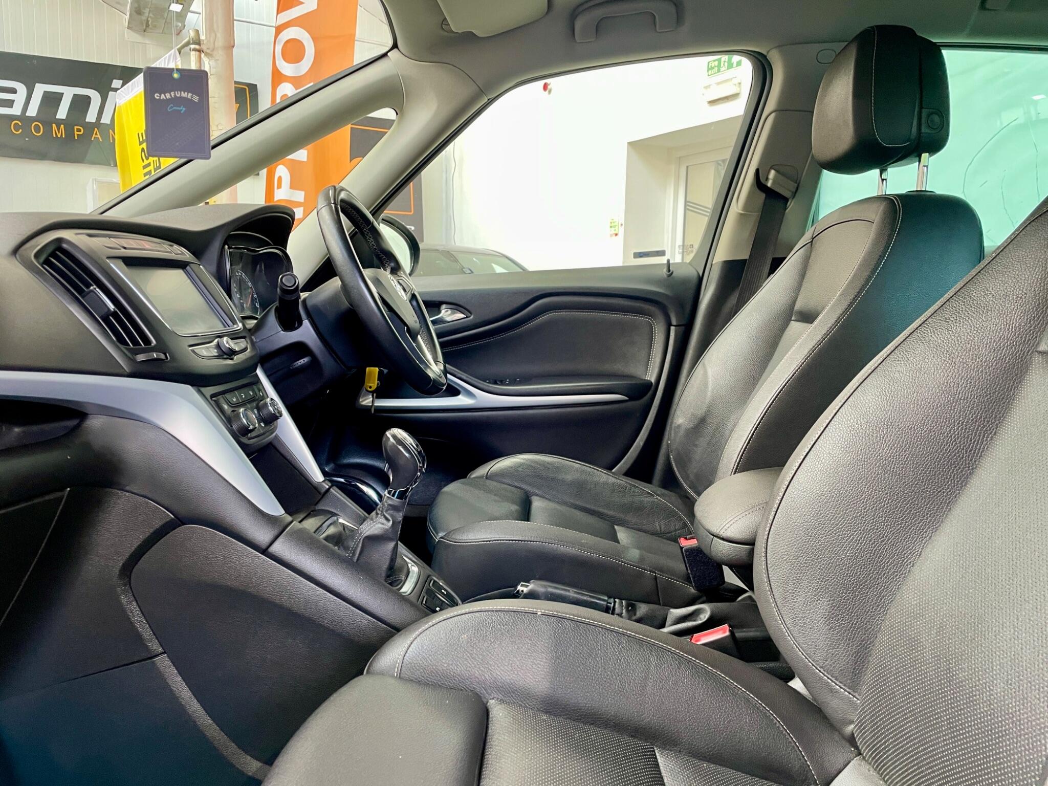 Vauxhall Zafira Tourer view 49