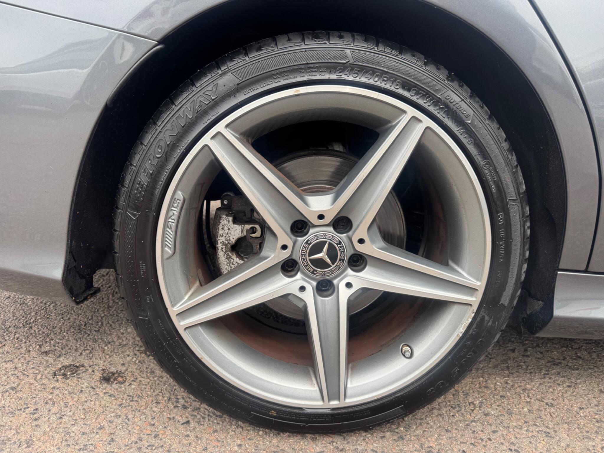 Mercedes-Benz C Class view 28