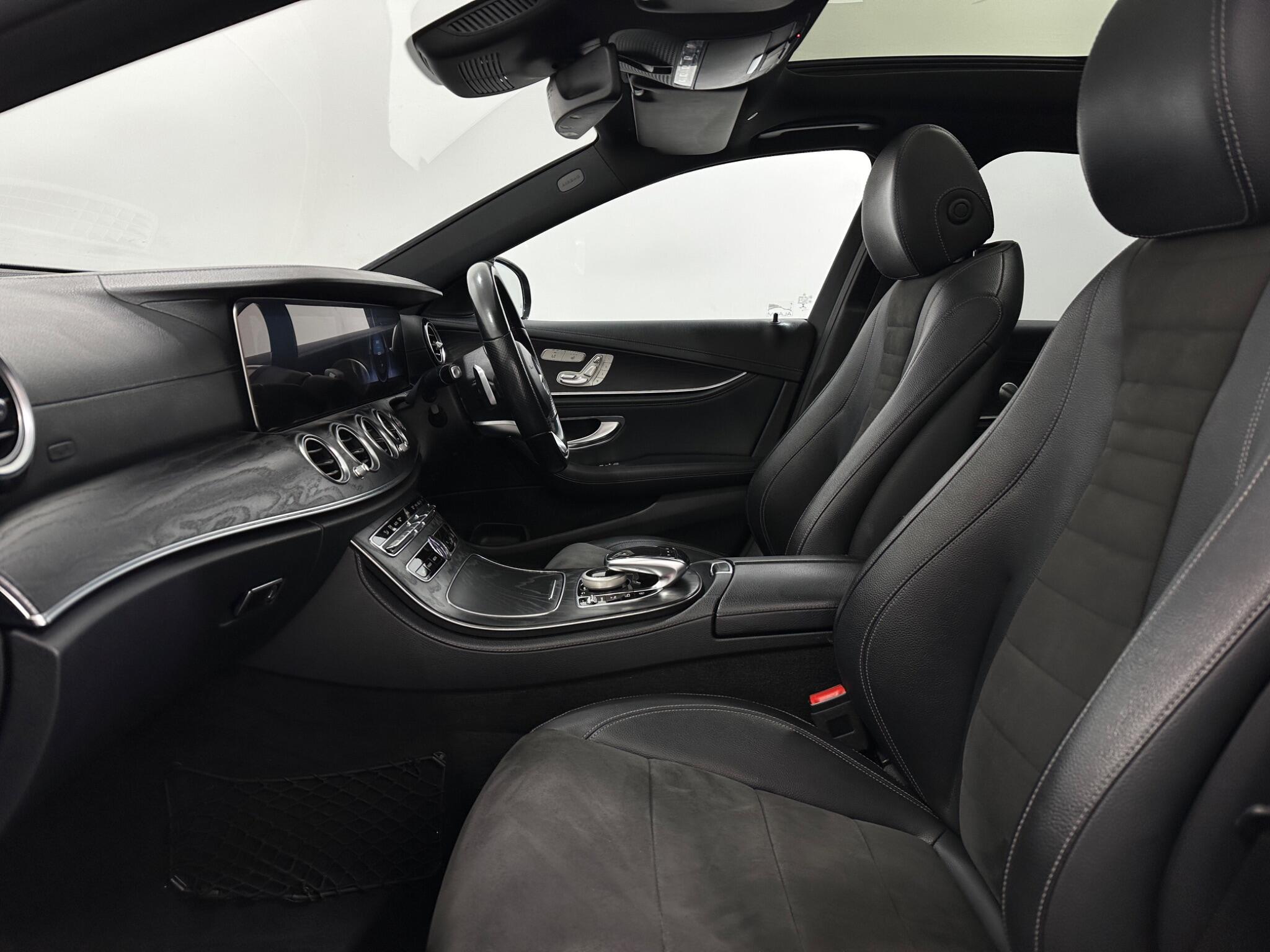 Mercedes-Benz E-Class view 35