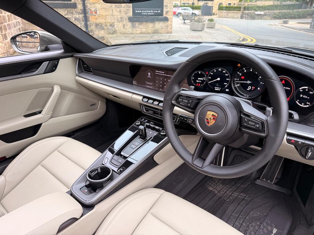 Porsche 911 view 43