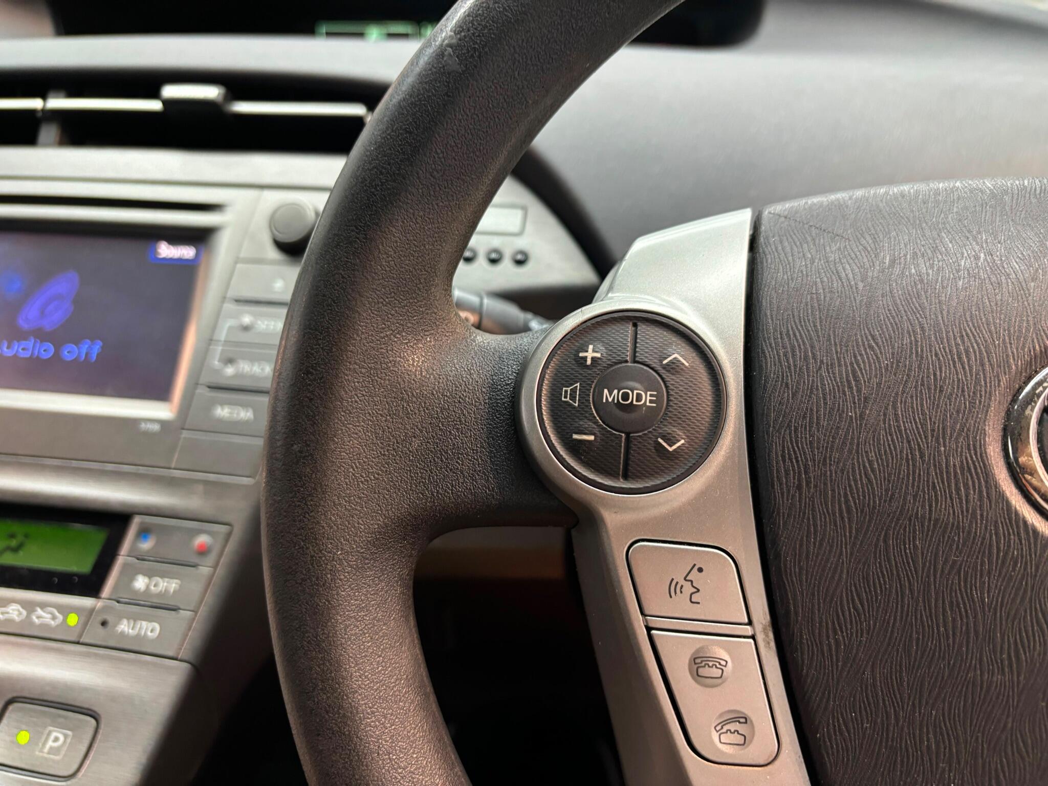 Toyota Prius view 11