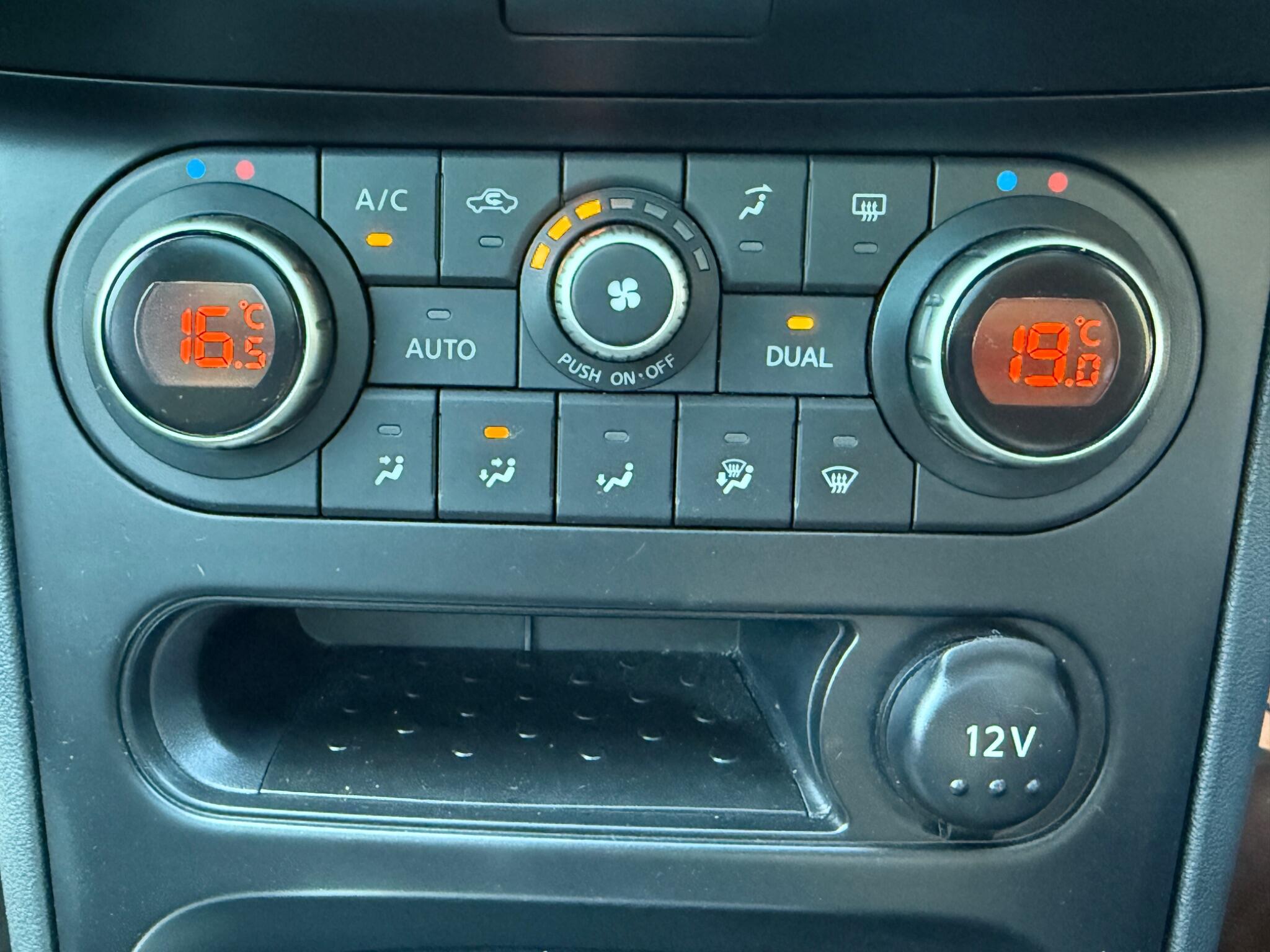 2012 Nissan Qashqai image 14