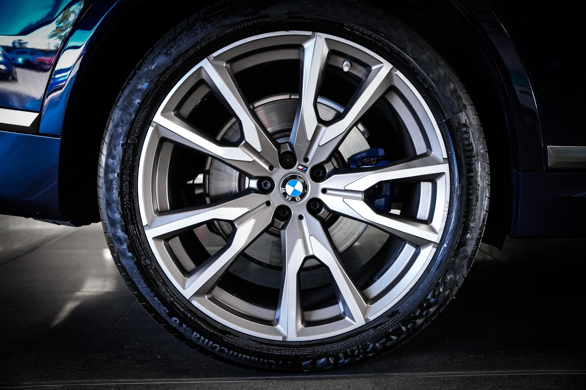 BMW X7 view 29