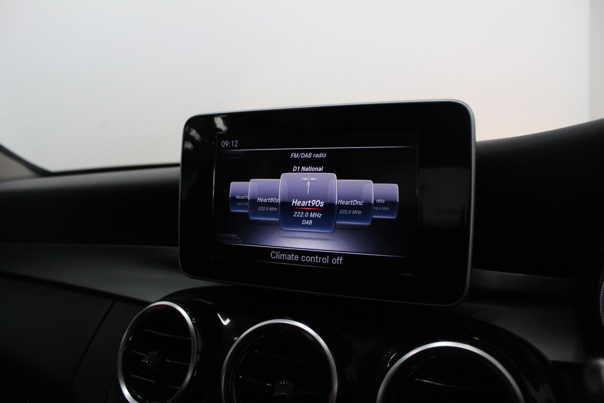 Mercedes-Benz C-Class view 36