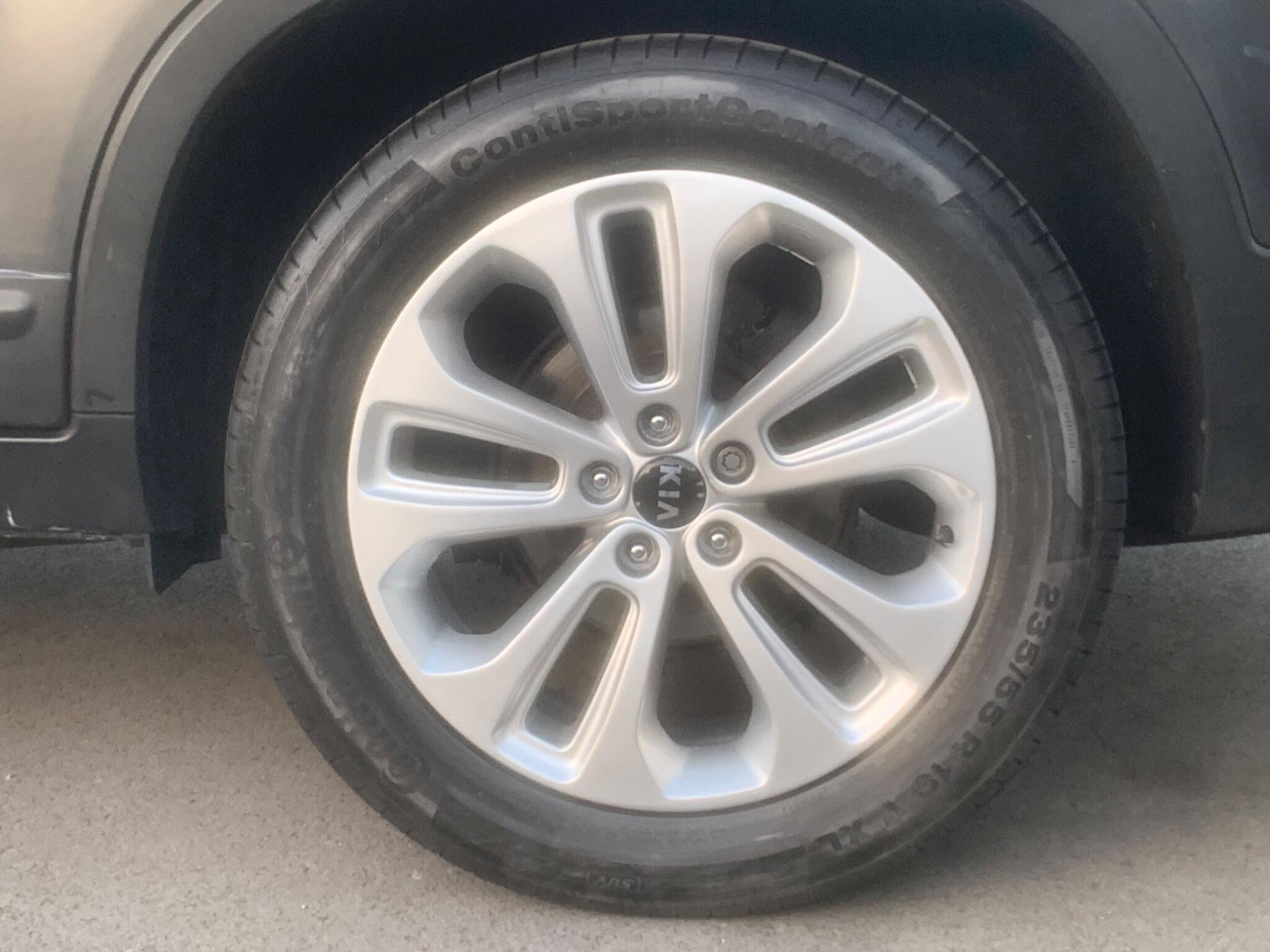 Kia Sorento view 11