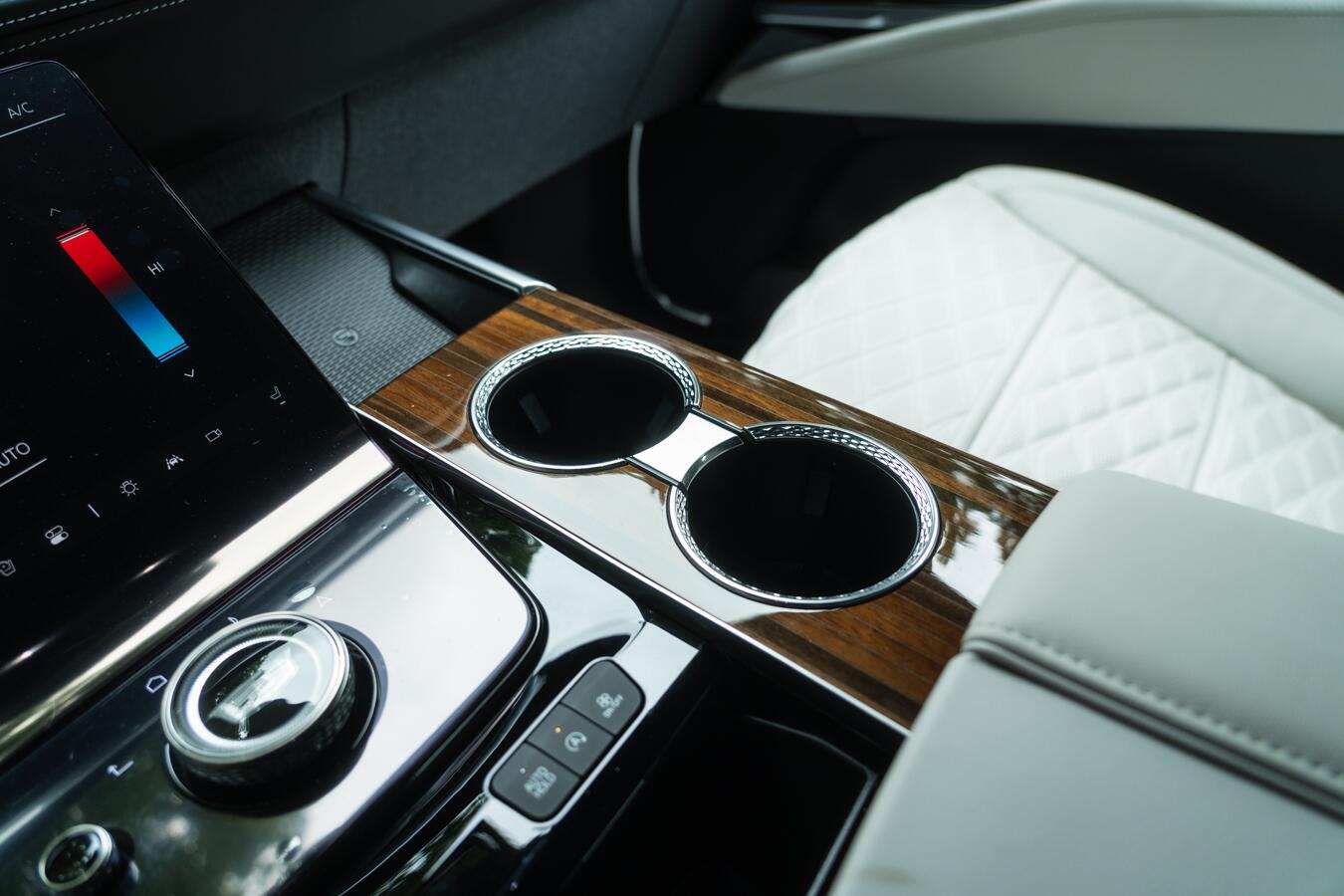 Cadillac Escalade view 40