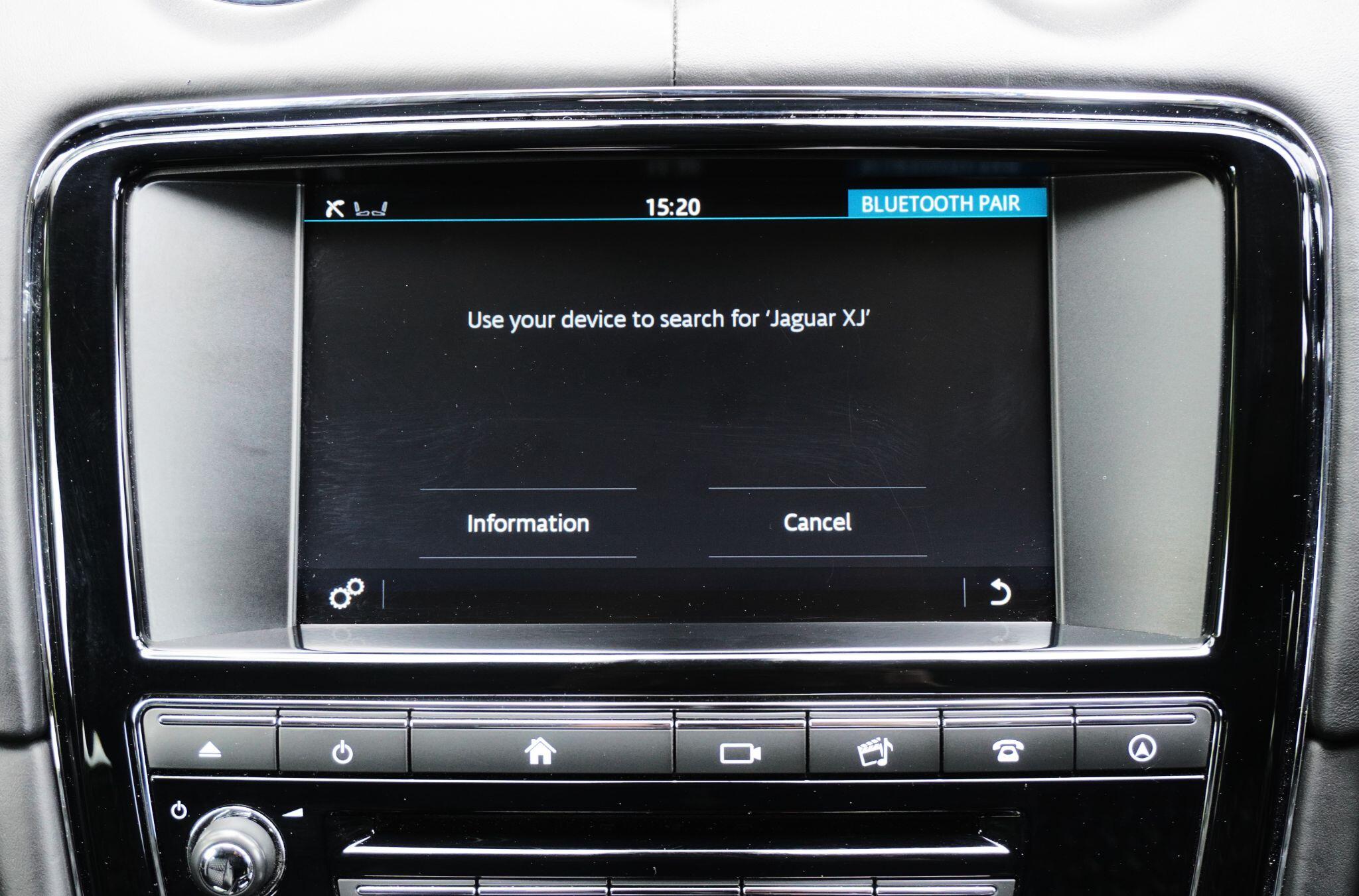 Jaguar XJ view 30