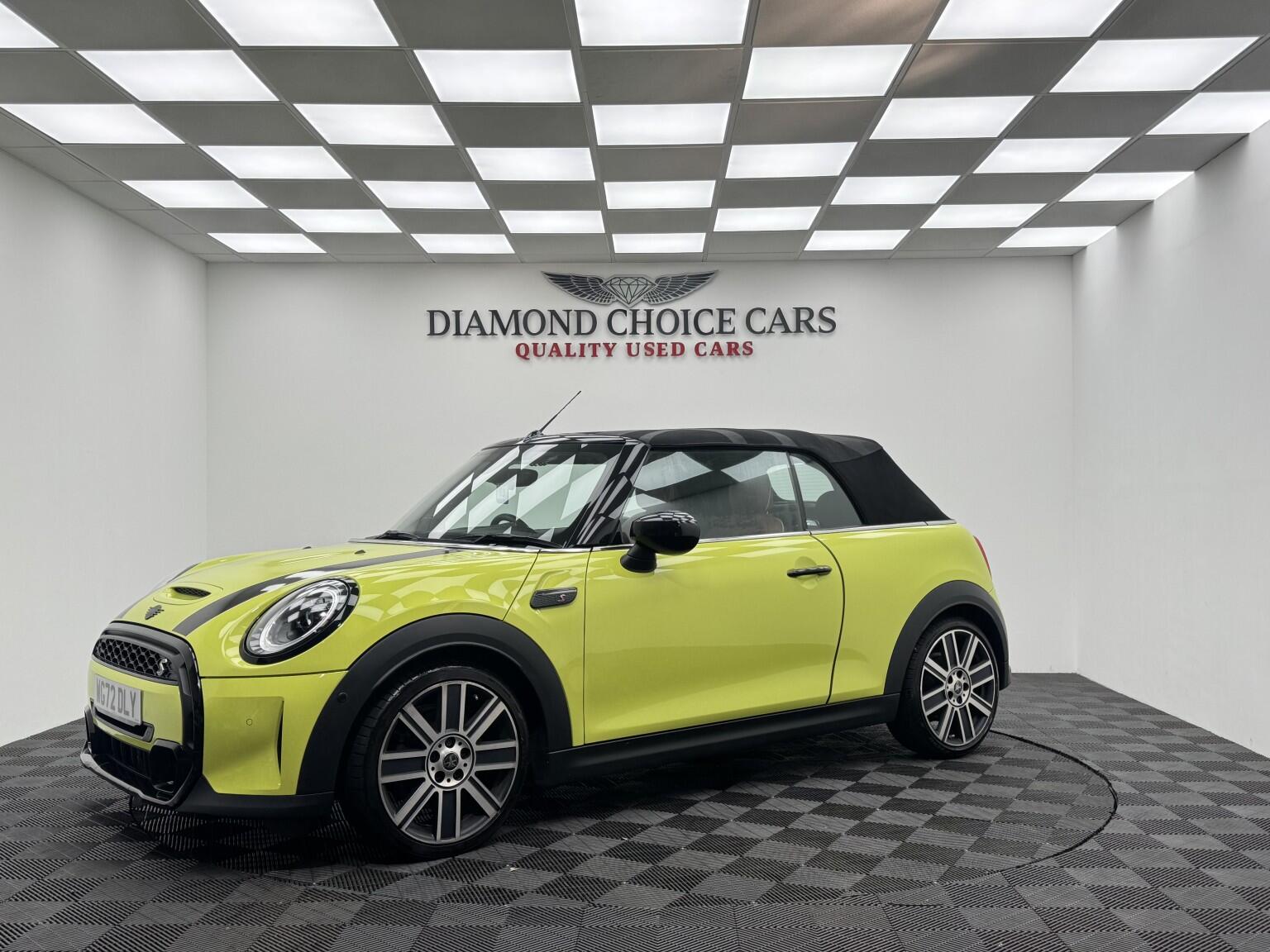 Mini Convertible view 15