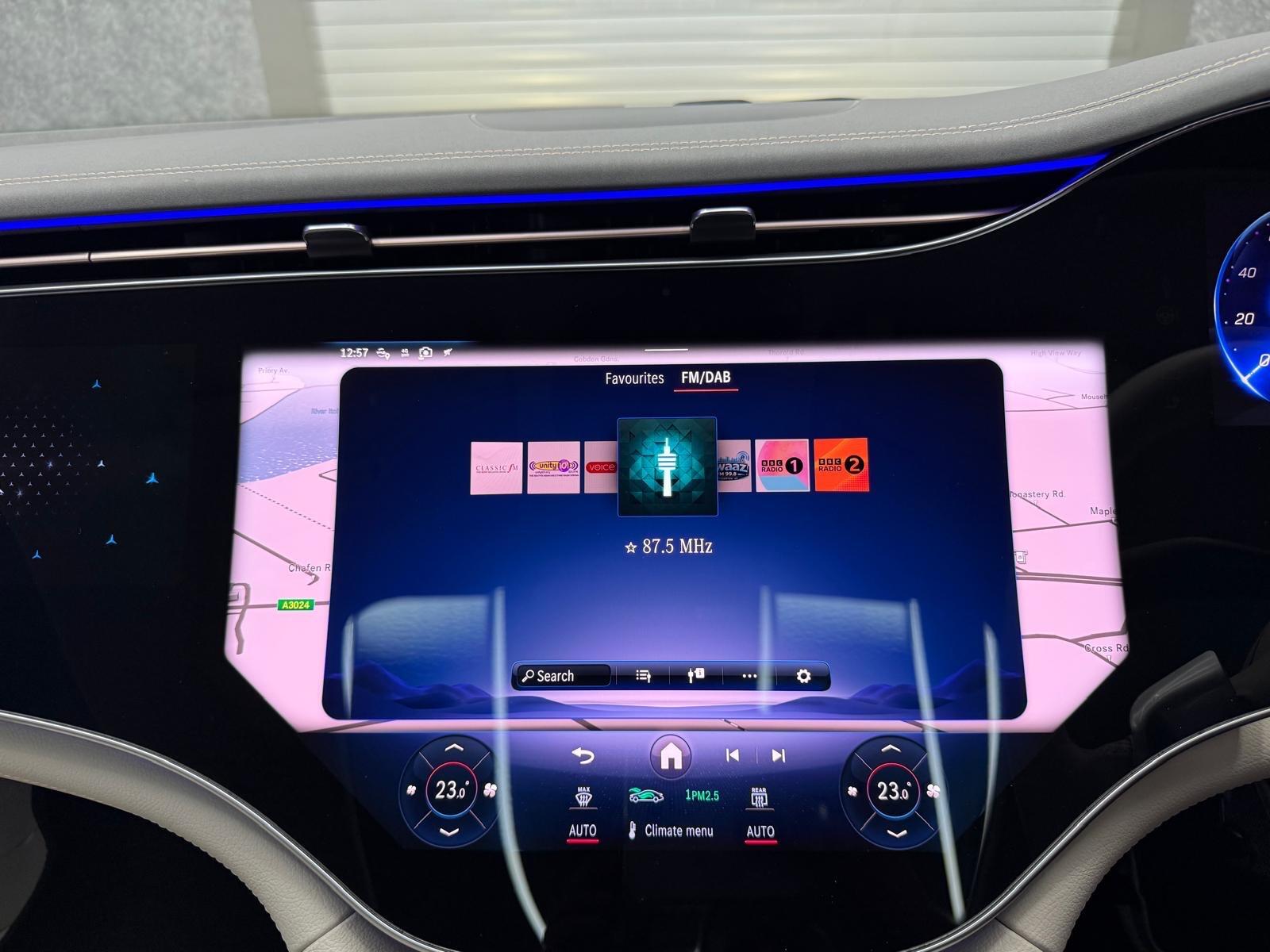 Mercedes-Benz Eqs view 17