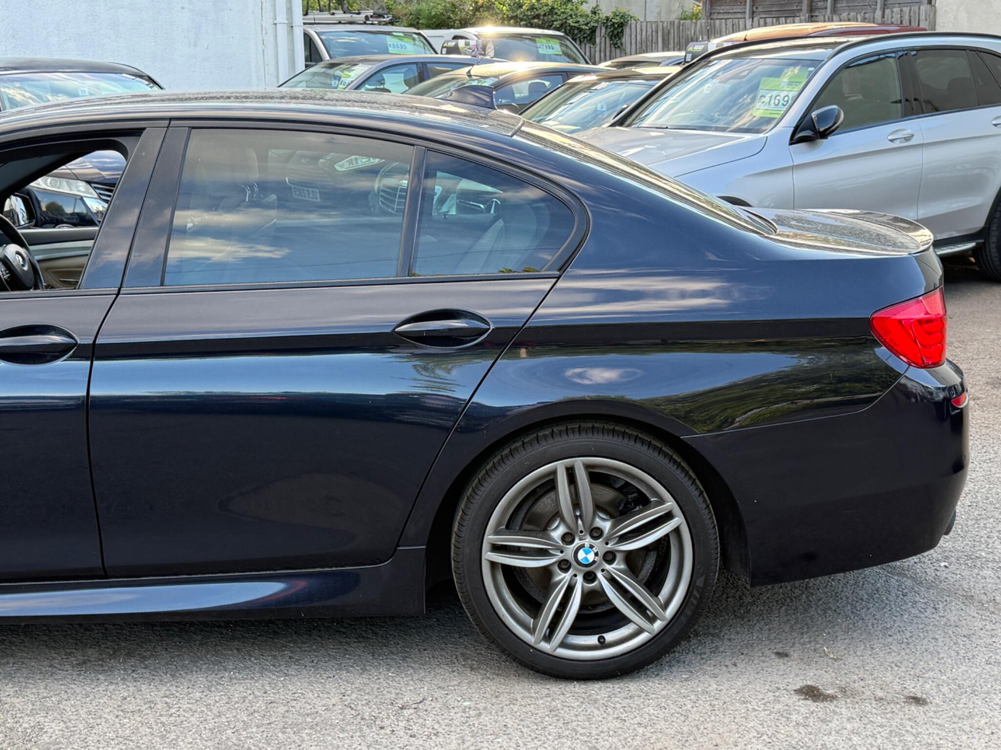 BMW 5 Series - Image 13