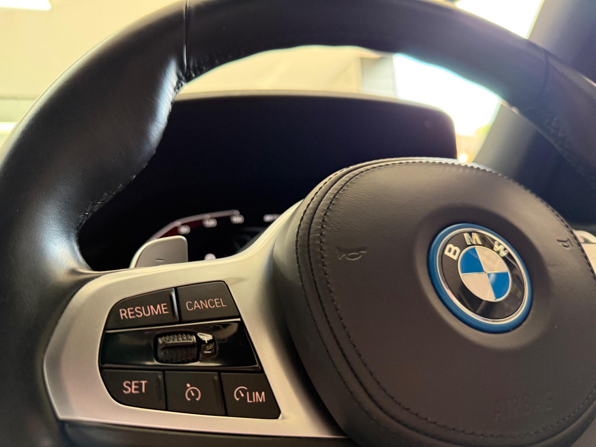 BMW 3 Series view 35