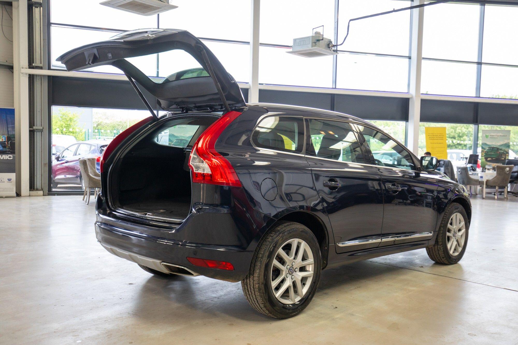 Volvo XC60 view 29
