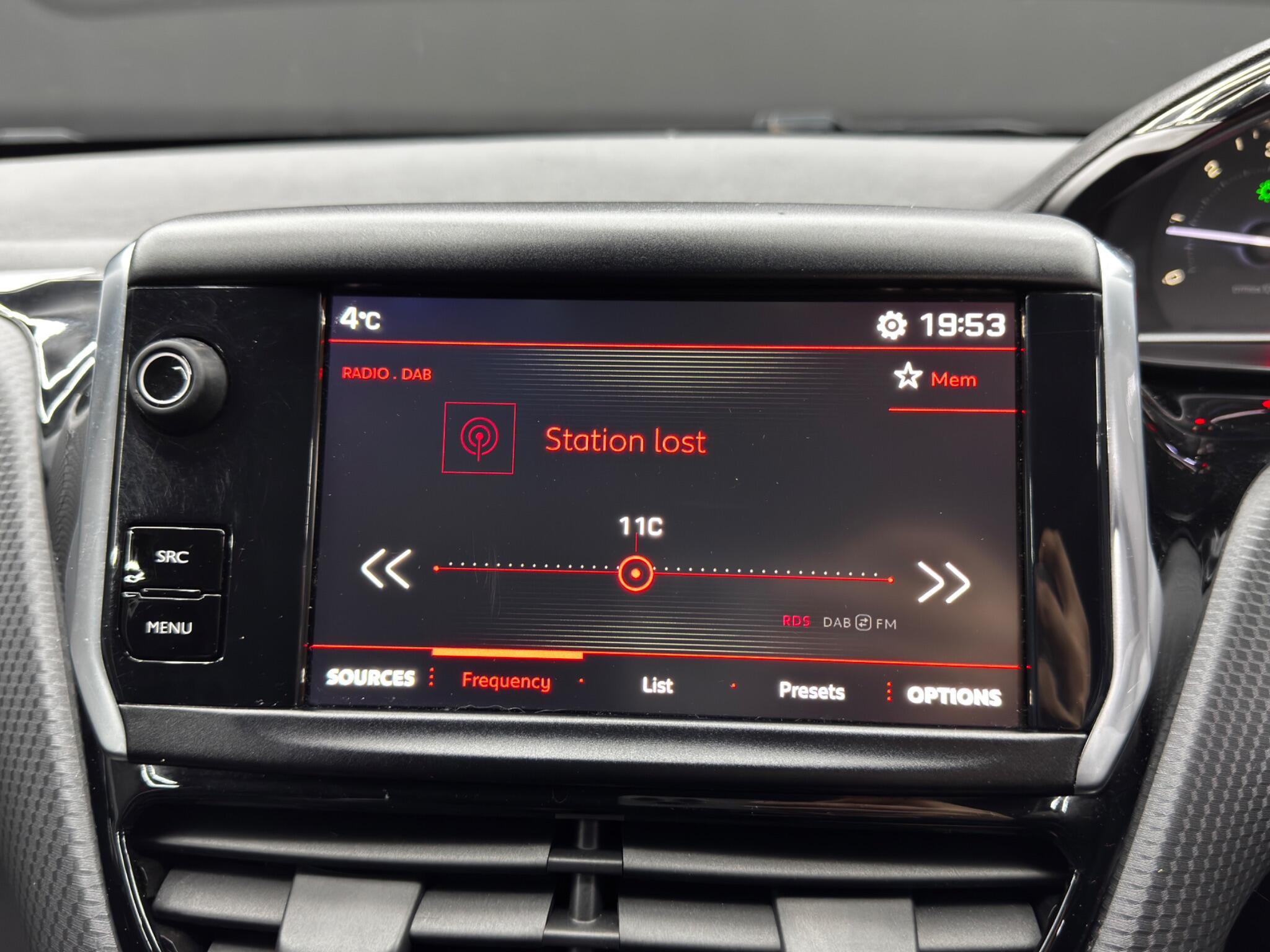 Peugeot 208 view 26