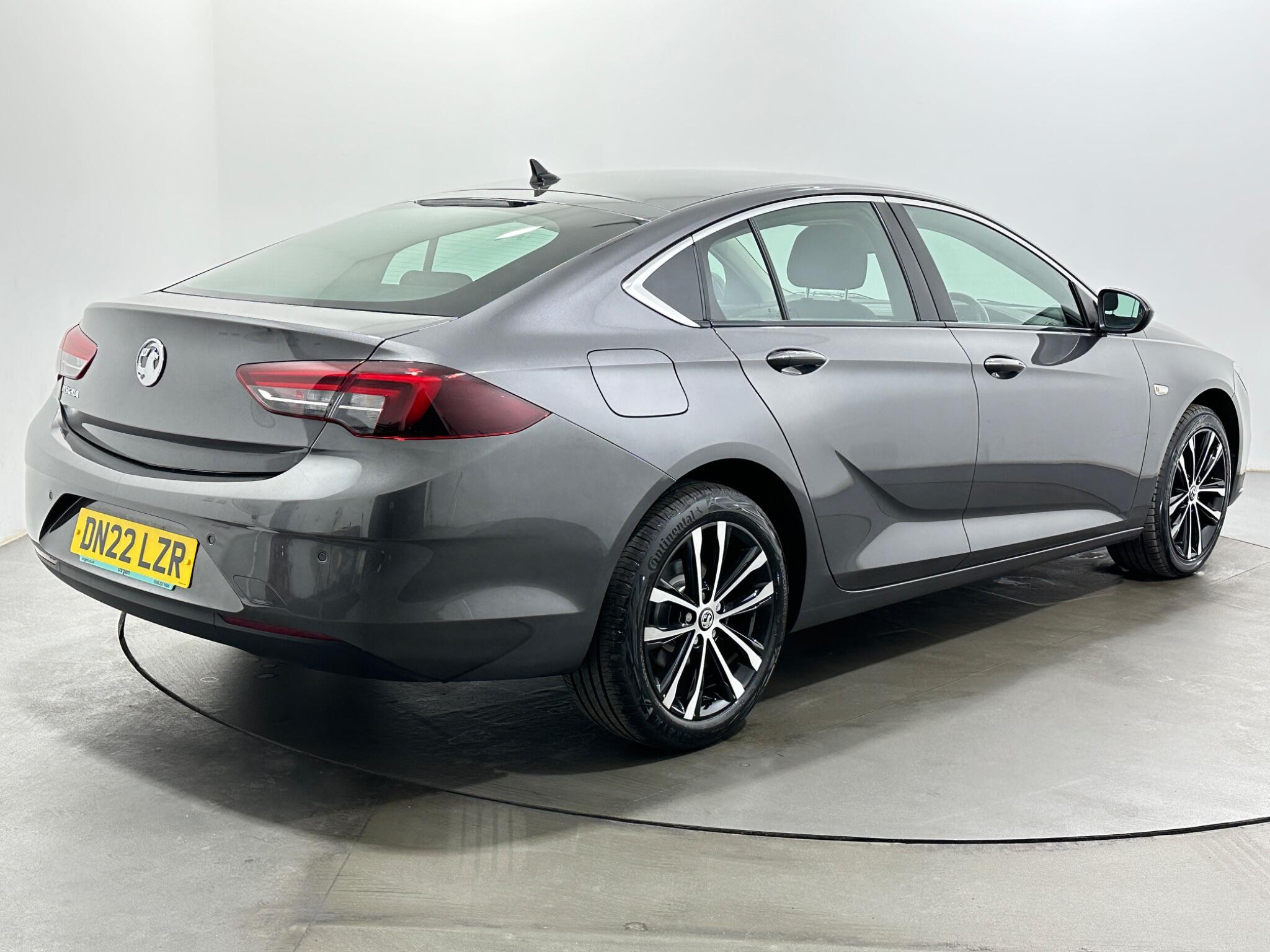 Vauxhall Insignia view 8
